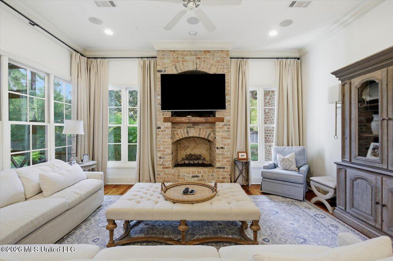 299 Lake Village Drive Property Photo 15