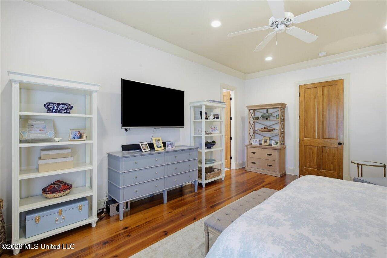 299 Lake Village Drive Property Photo 33
