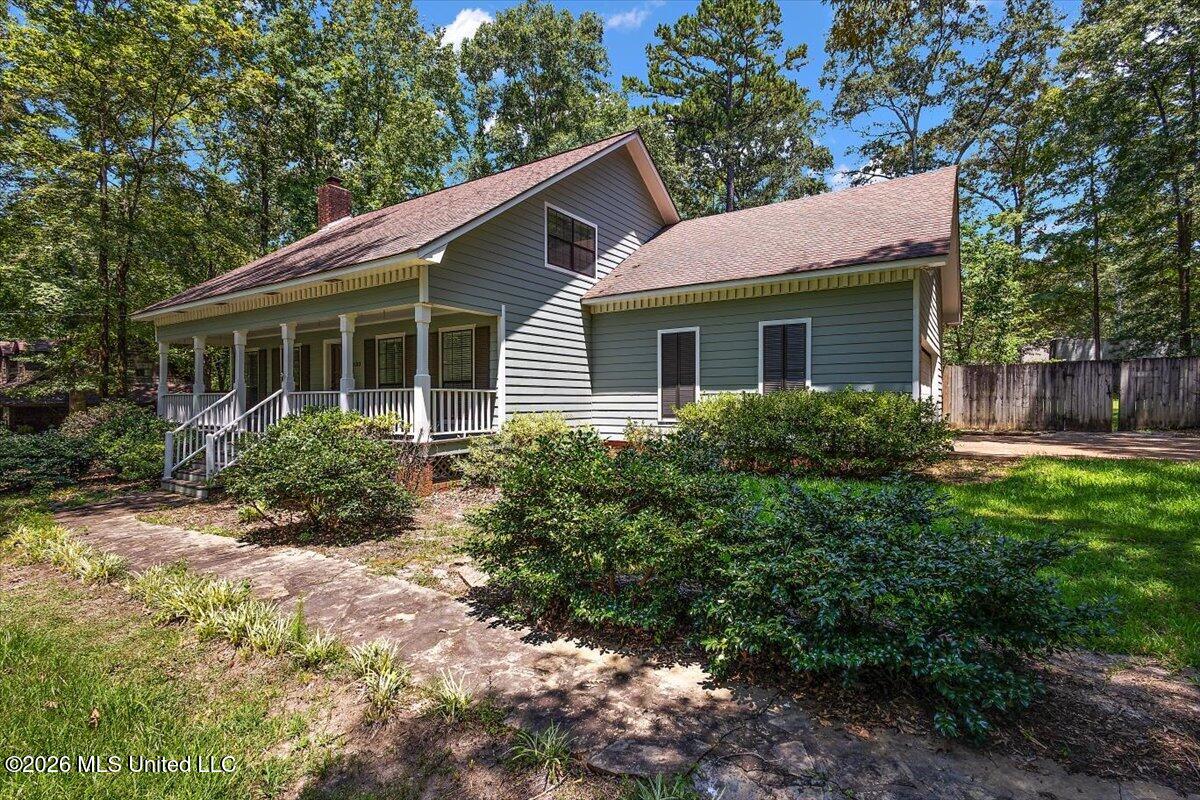 130 Bentley Drive Property Photo 3