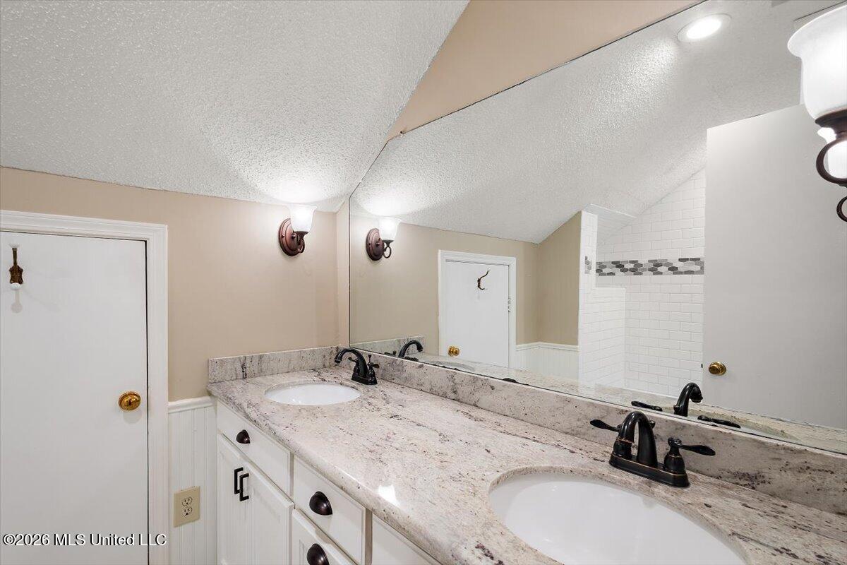 130 Bentley Drive Property Photo 24
