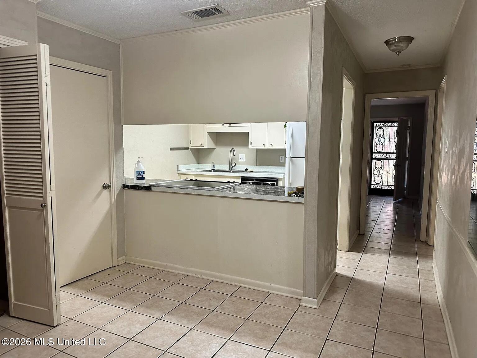 5847-49 Old Canton Road Property Photo 2