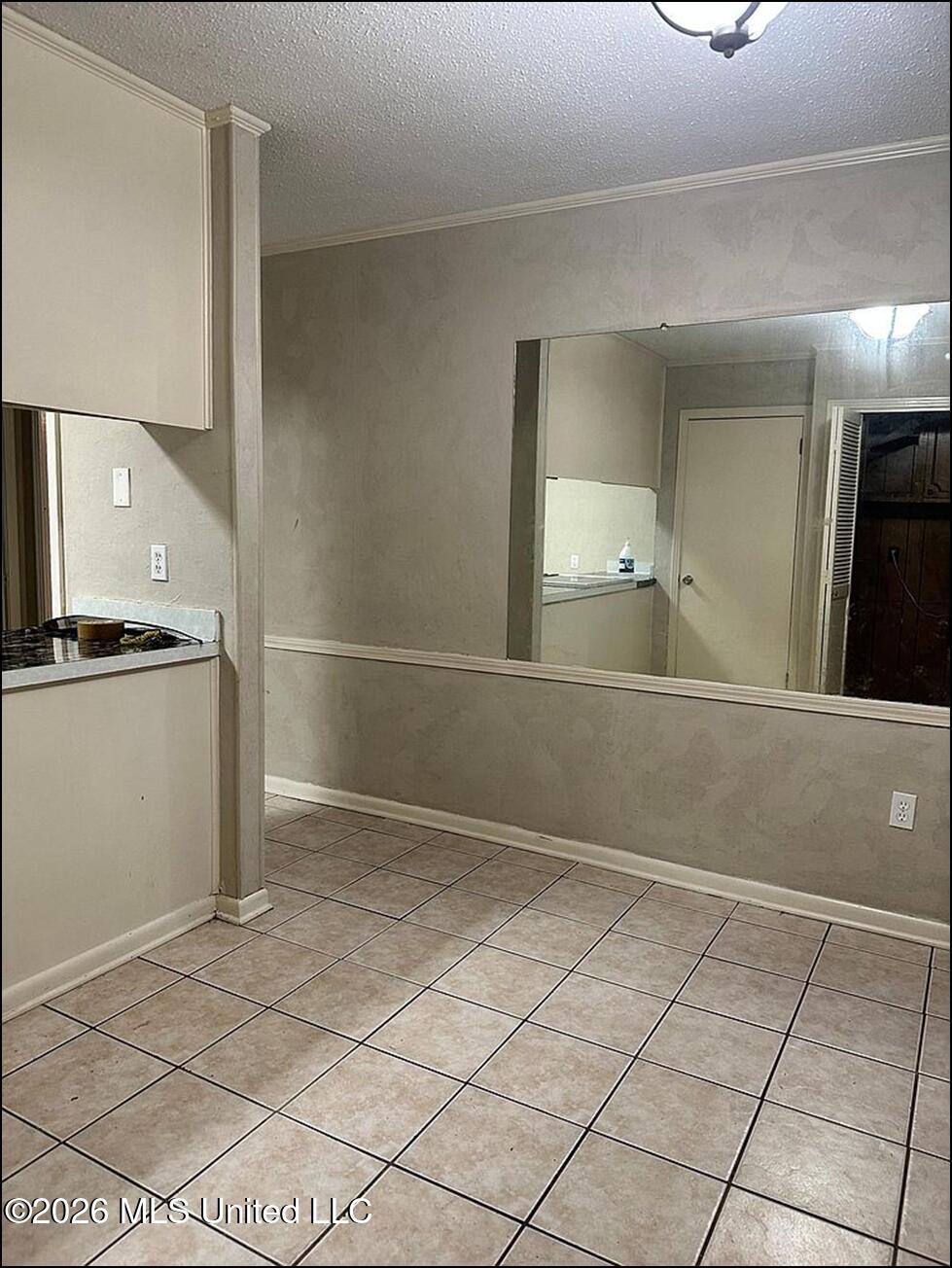5847-49 Old Canton Road Property Photo 4