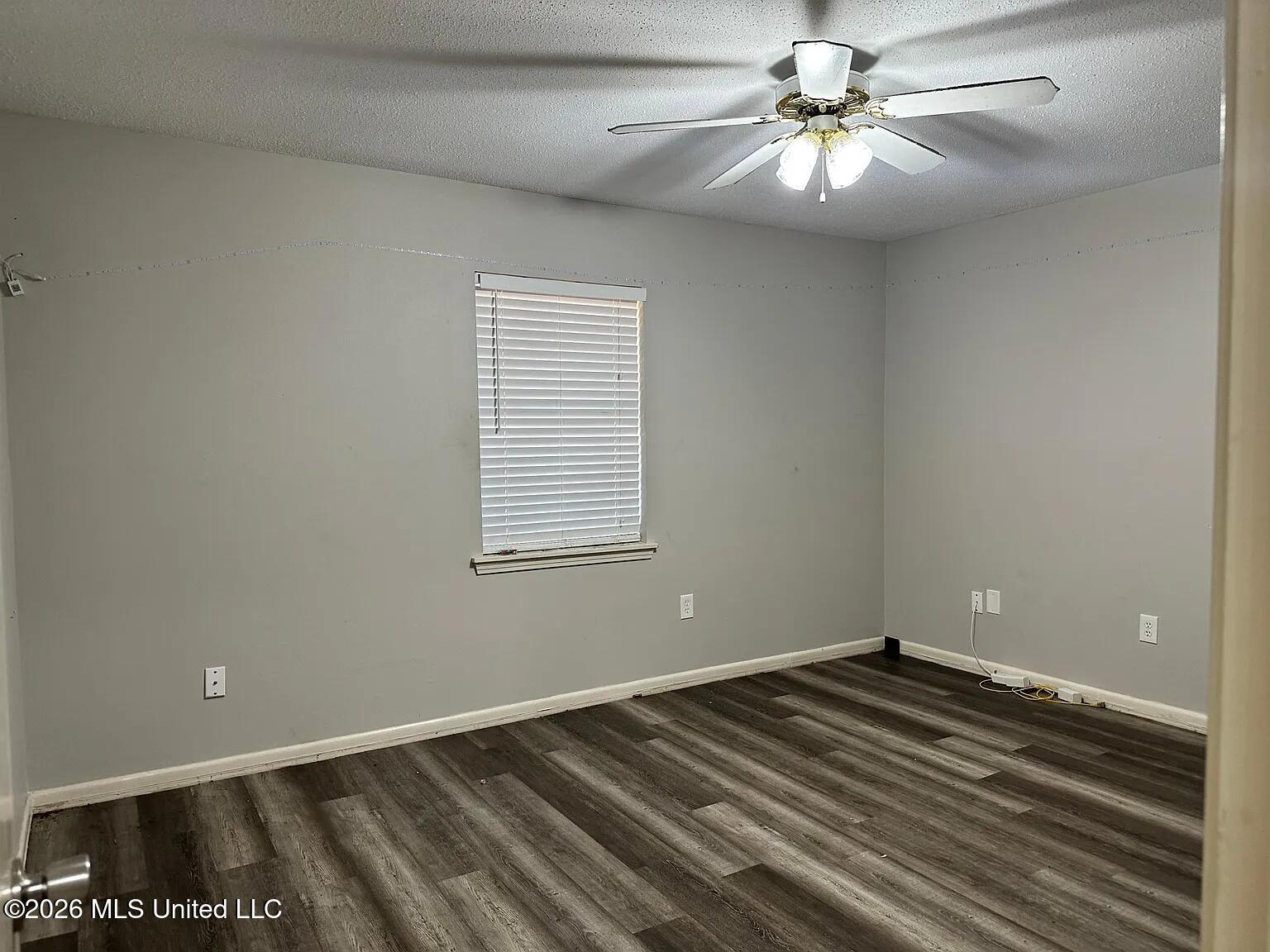 5847-49 Old Canton Road Property Photo 10