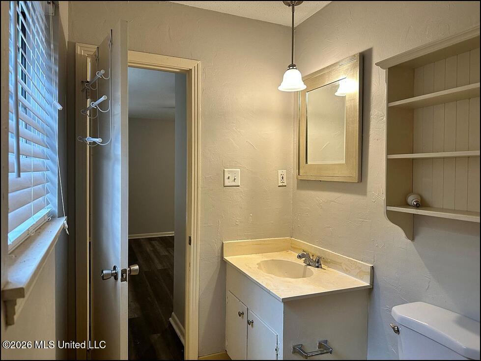 5847-49 Old Canton Road Property Photo 12