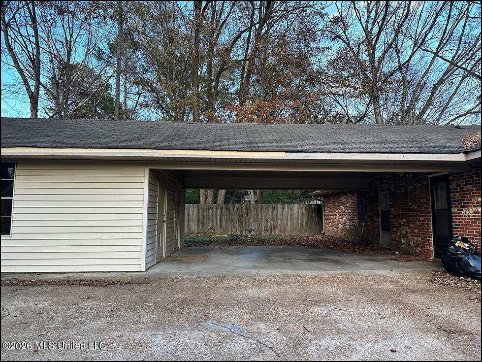 5847-49 Old Canton Road Property Photo 14