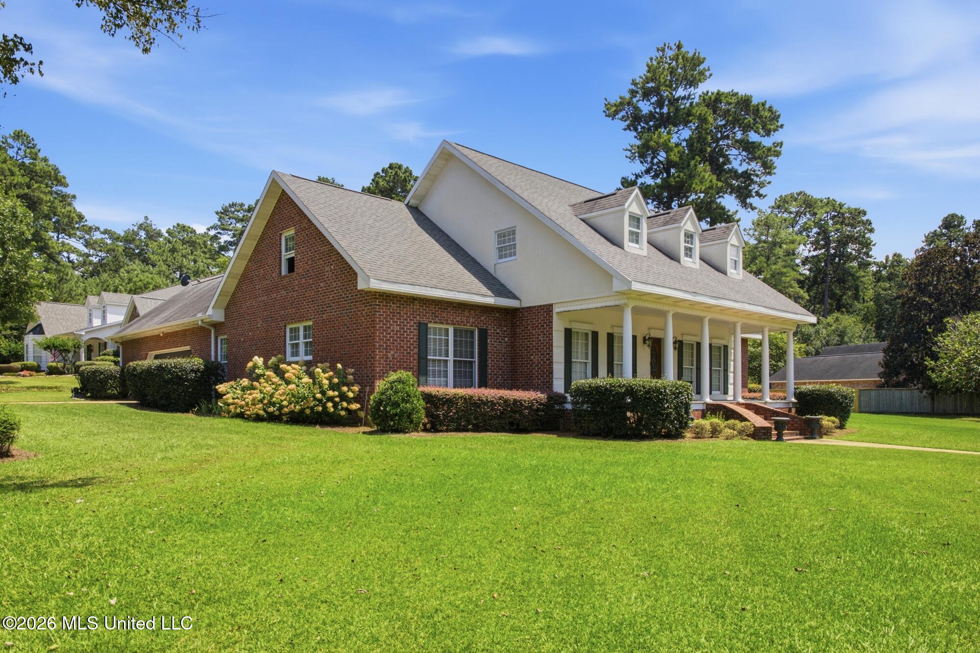 1071 Brandon Drive Property Photo 3