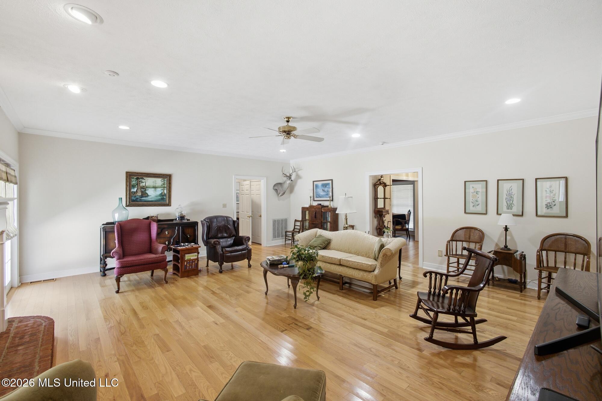 1071 Brandon Drive Property Photo 9