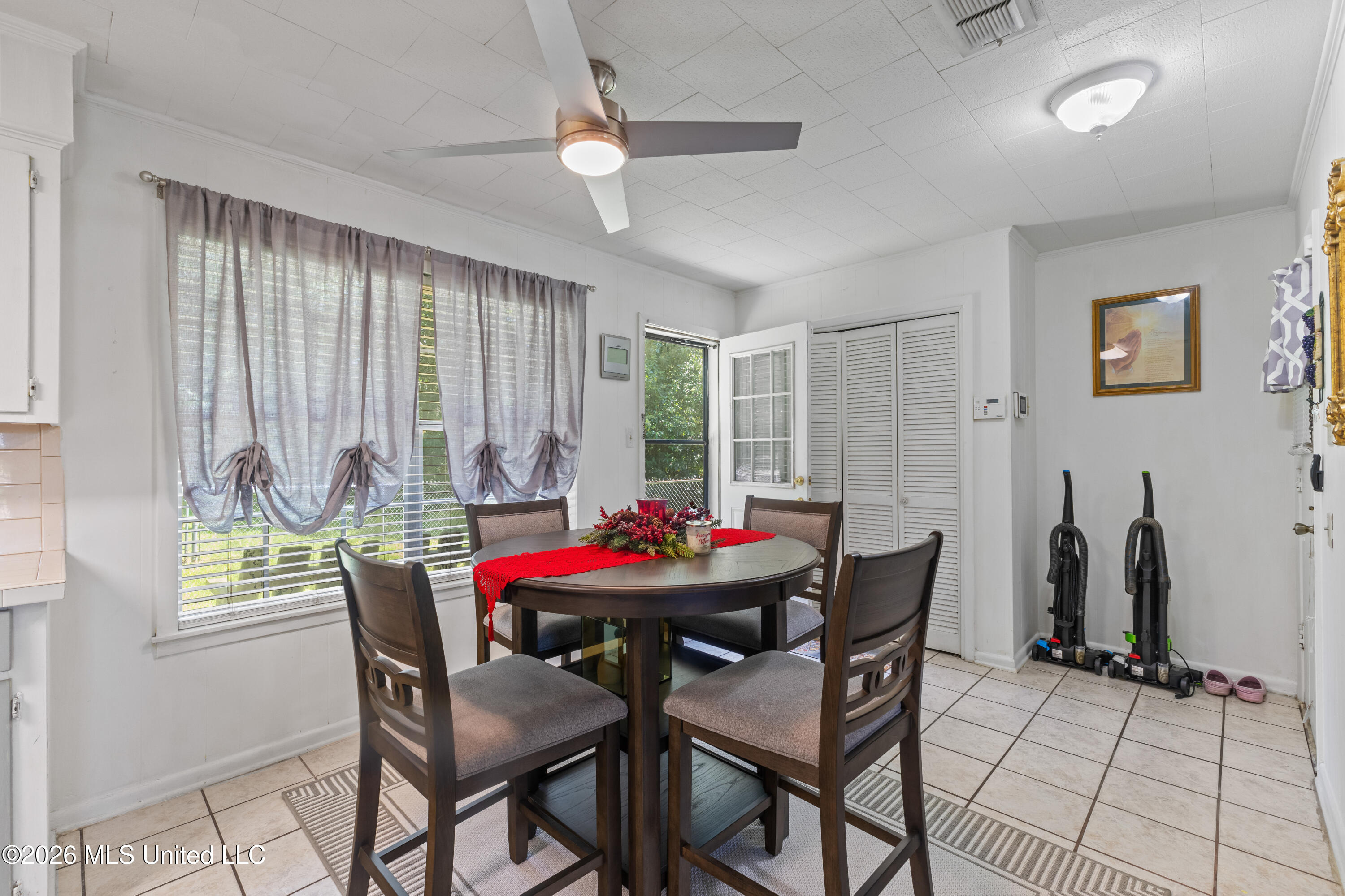 716 24th Street Property Photo 5