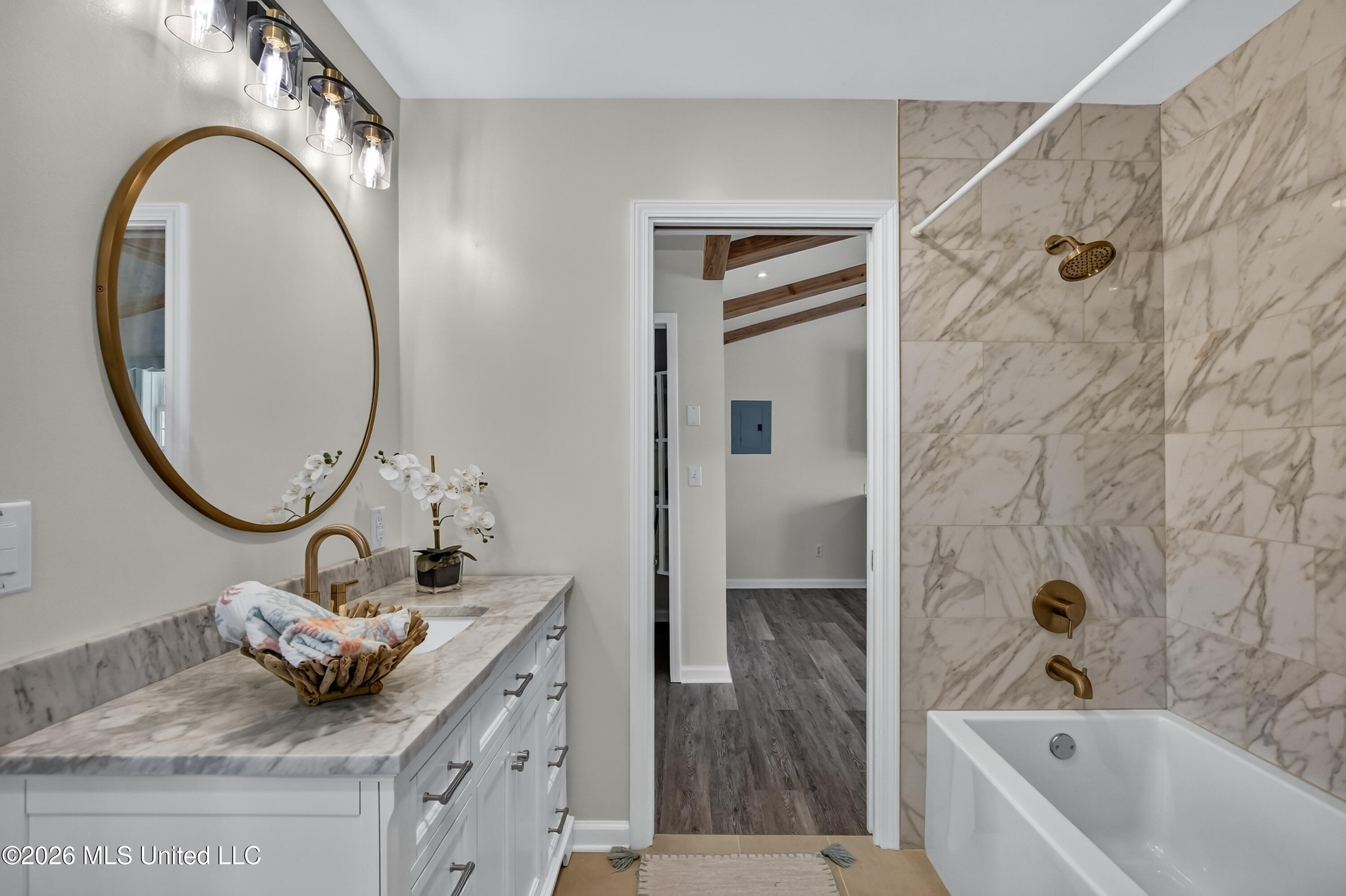 9002 Alabama Street Property Photo 6