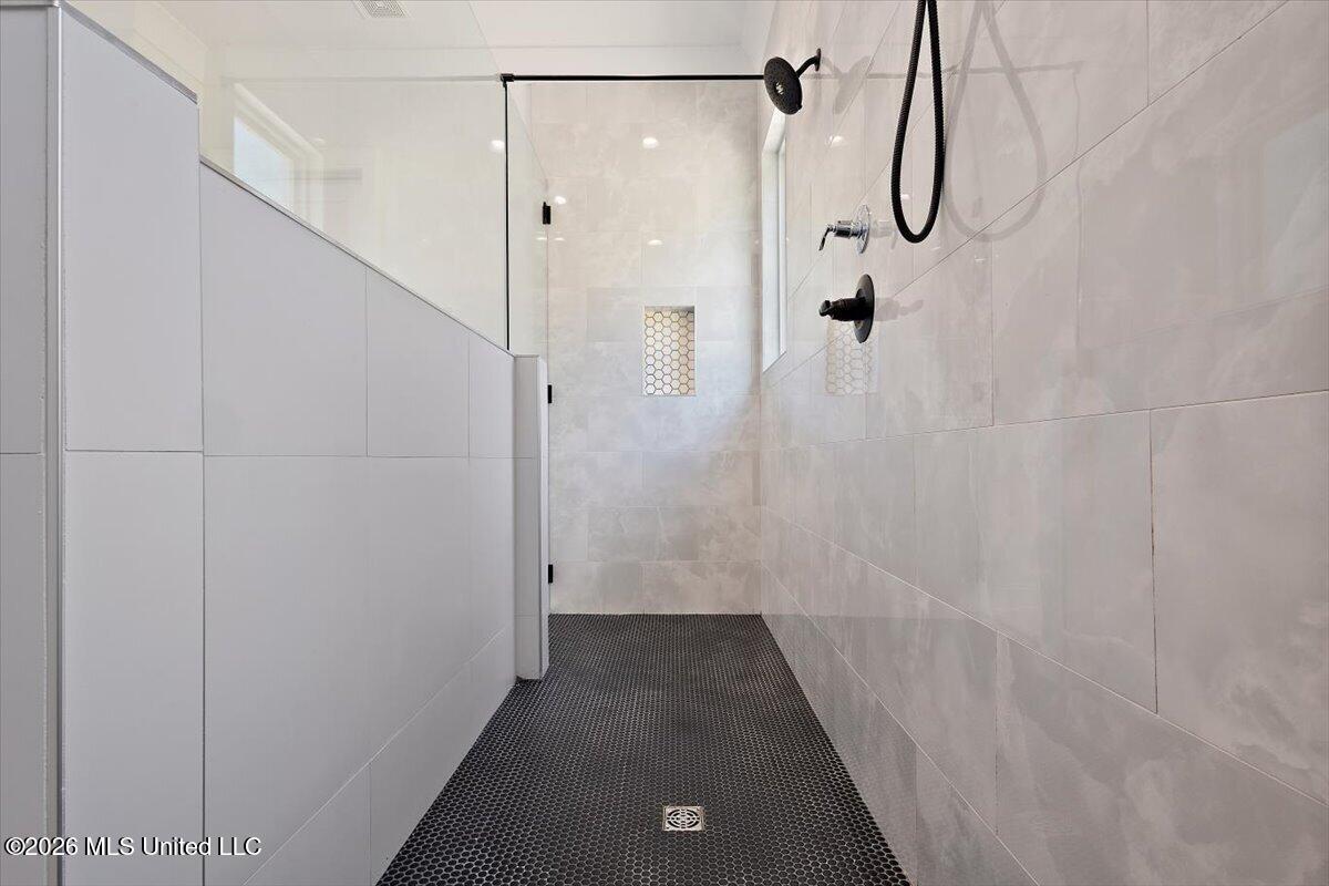 704 Sartoris Cove Property Photo 8