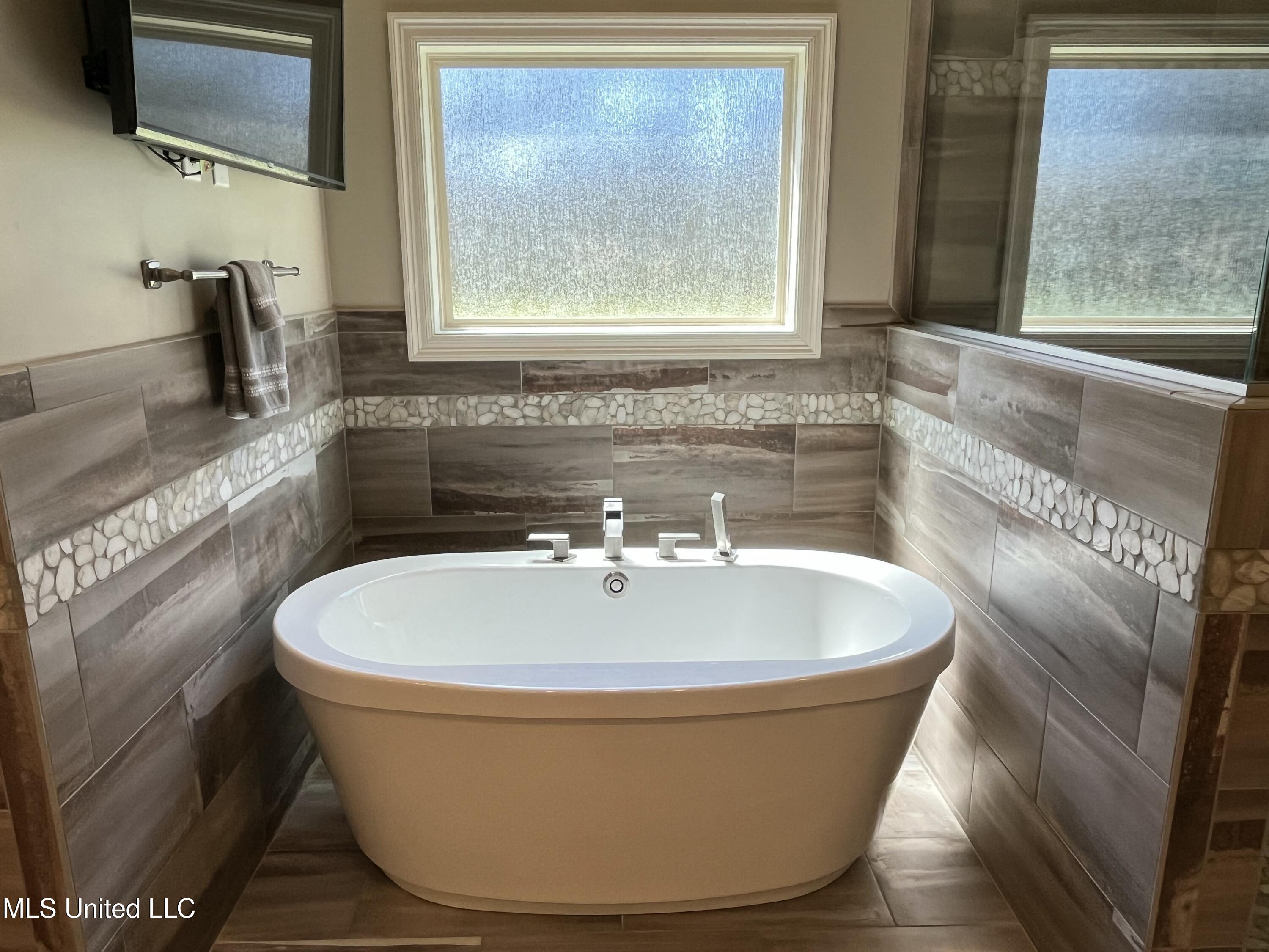 210 White Street Property Photo 45