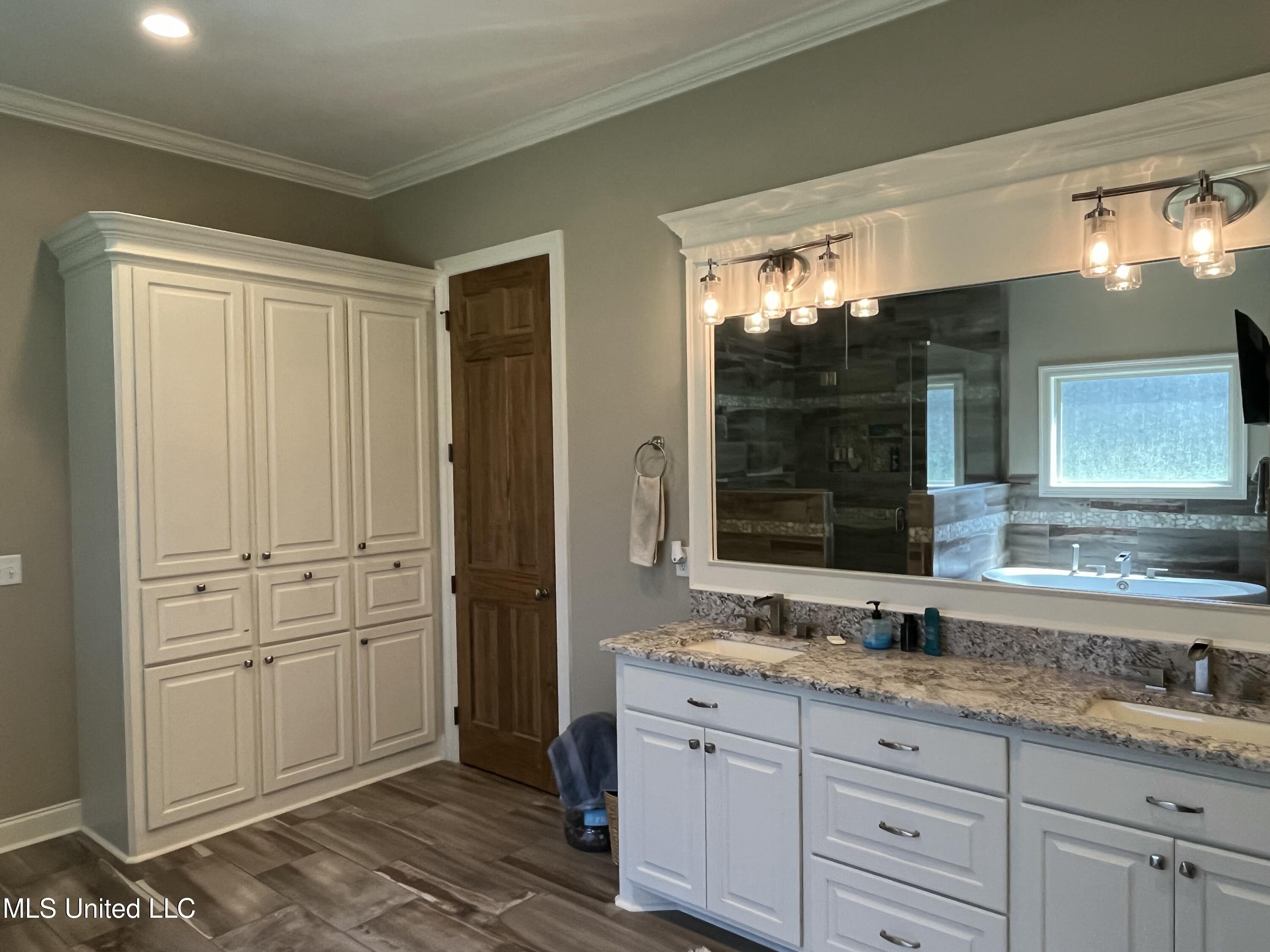 210 White Street Property Photo 46