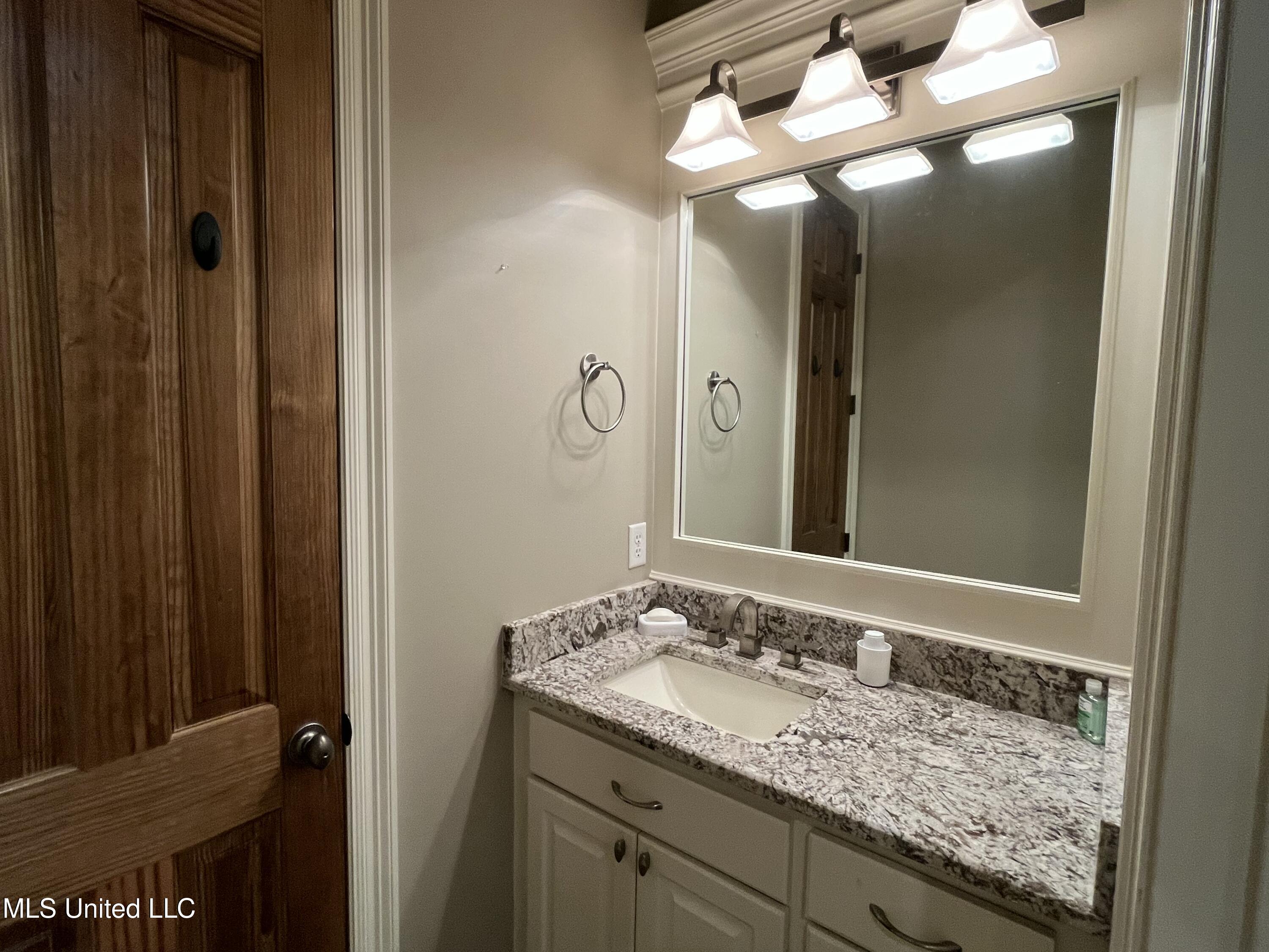 210 White Street Property Photo 53