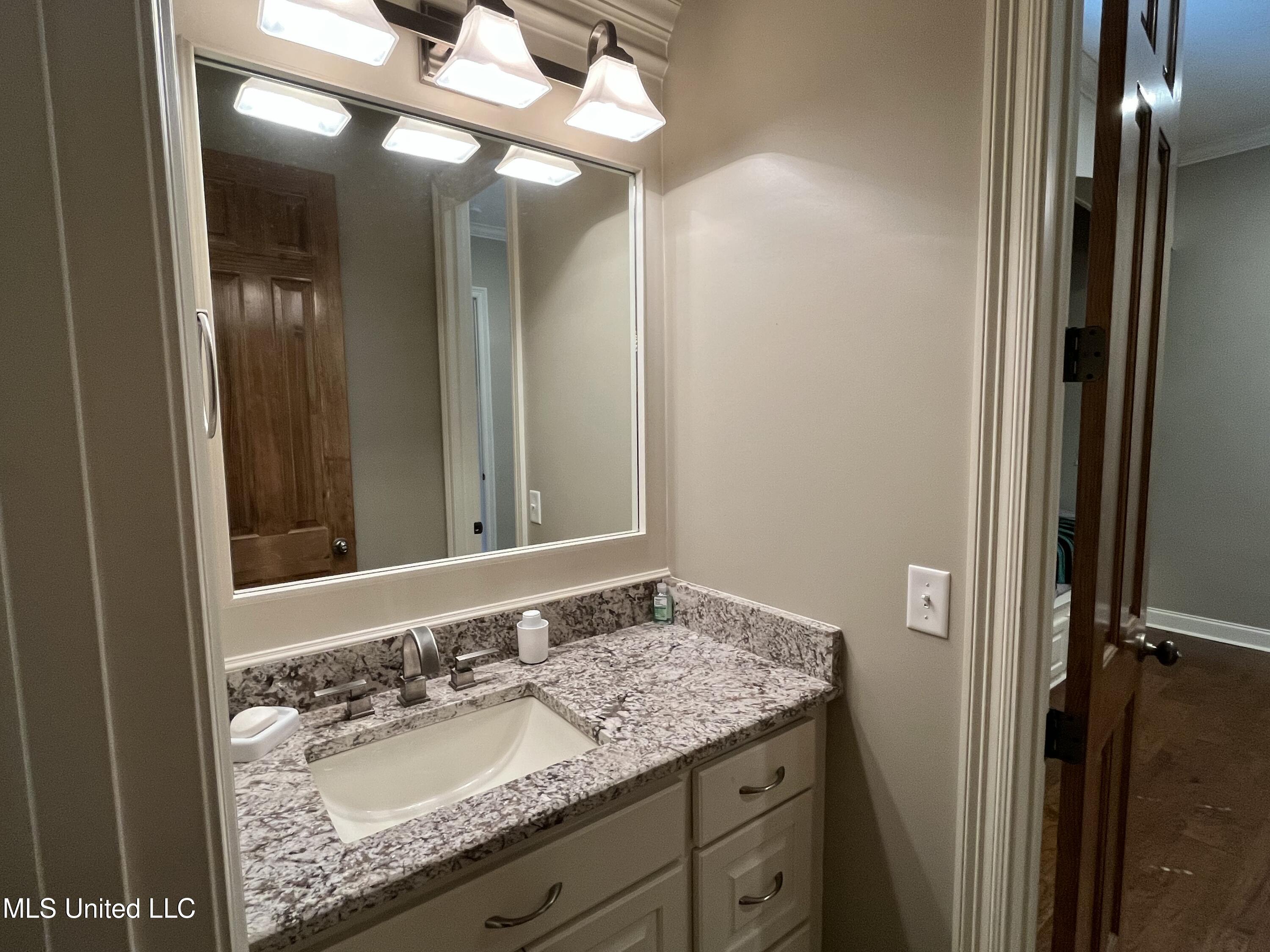 210 White Street Property Photo 55