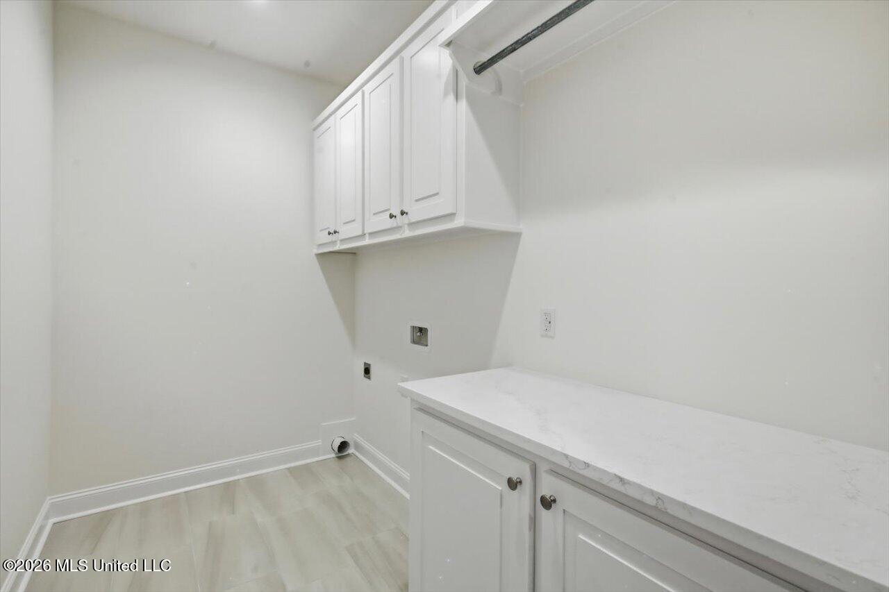 405 Old Maple Cove Property Photo 17