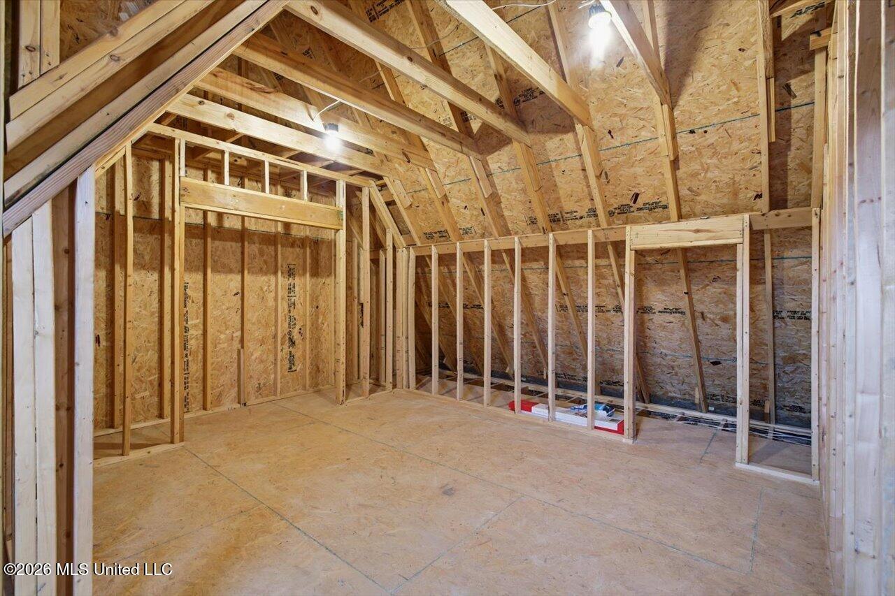 405 Old Maple Cove Property Photo 26