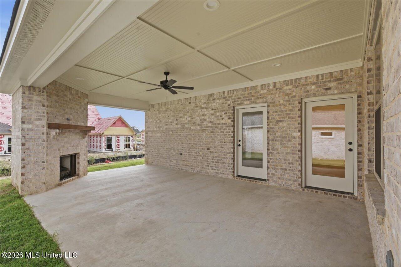 405 Old Maple Cove Property Photo 29