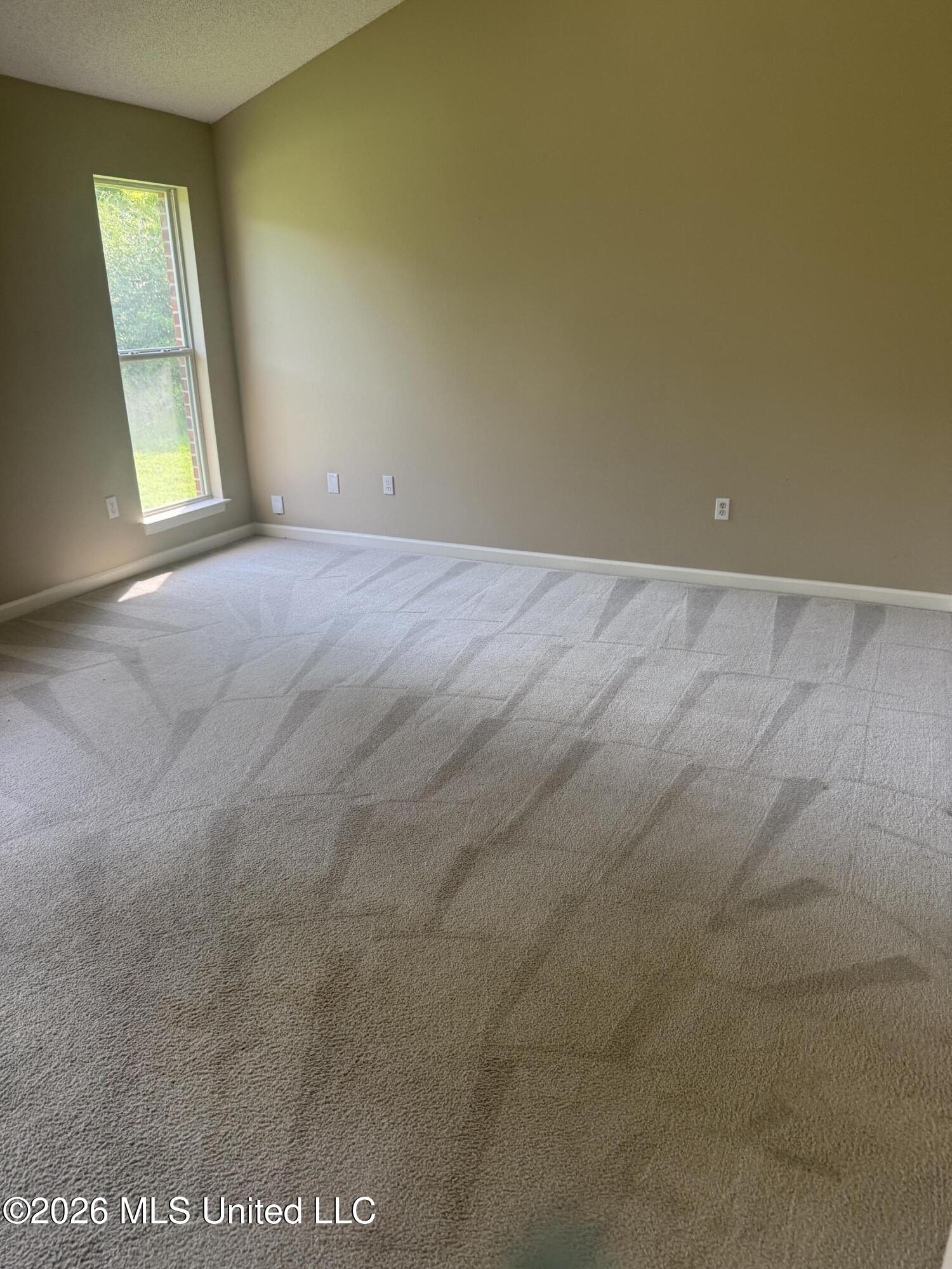 1164 Parkview Circle Property Photo 3