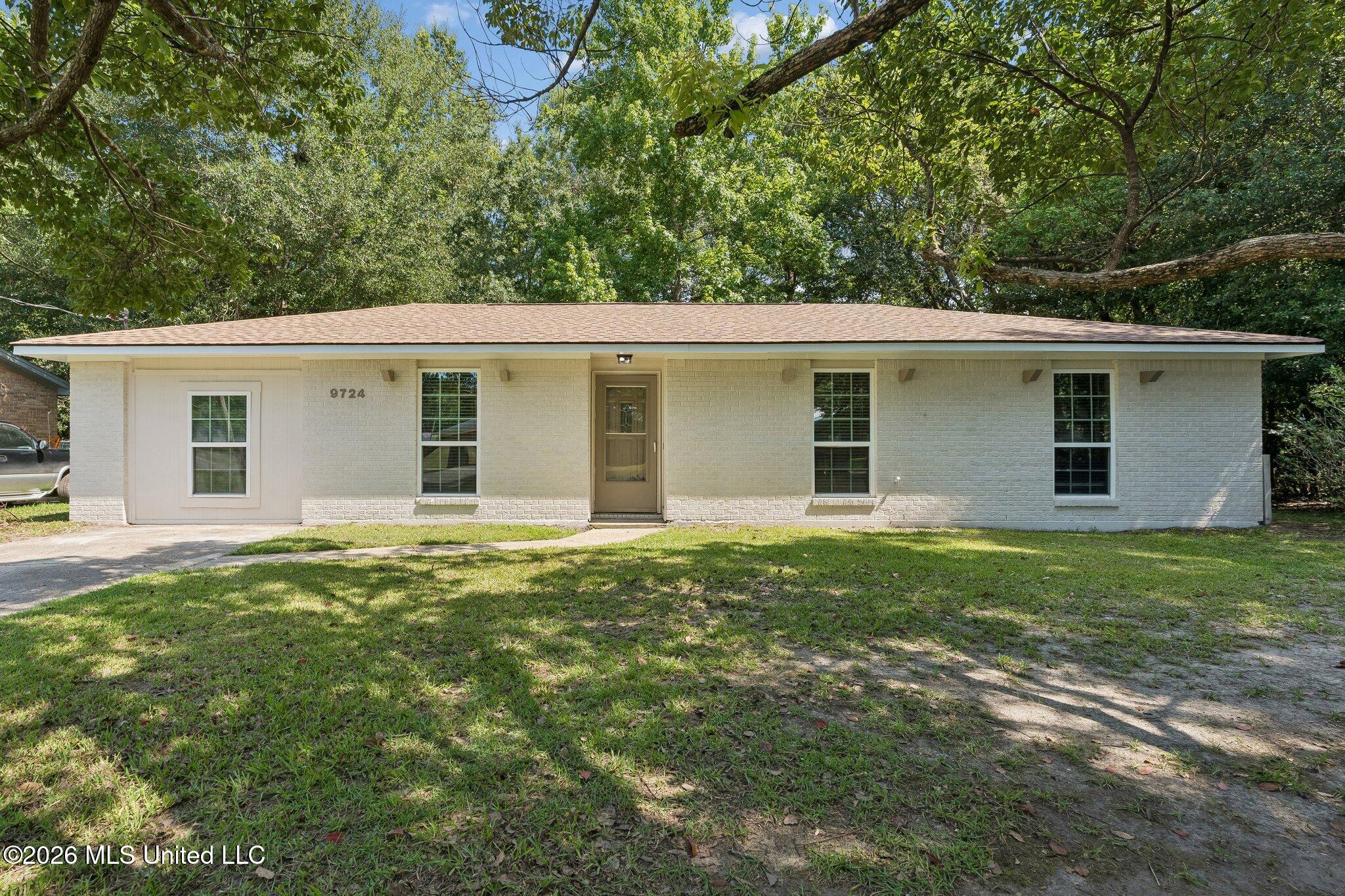 9724 Donchester Circle Property Photo 1