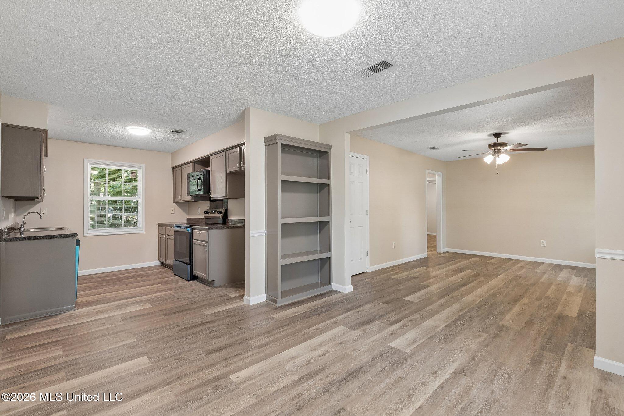 9724 Donchester Circle Property Photo 2
