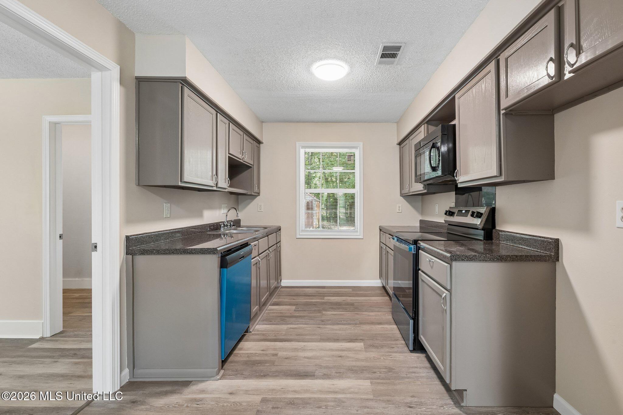 9724 Donchester Circle Property Photo 3