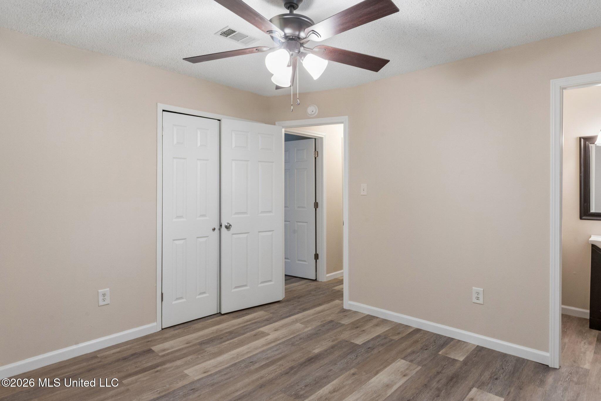 9724 Donchester Circle Property Photo 6