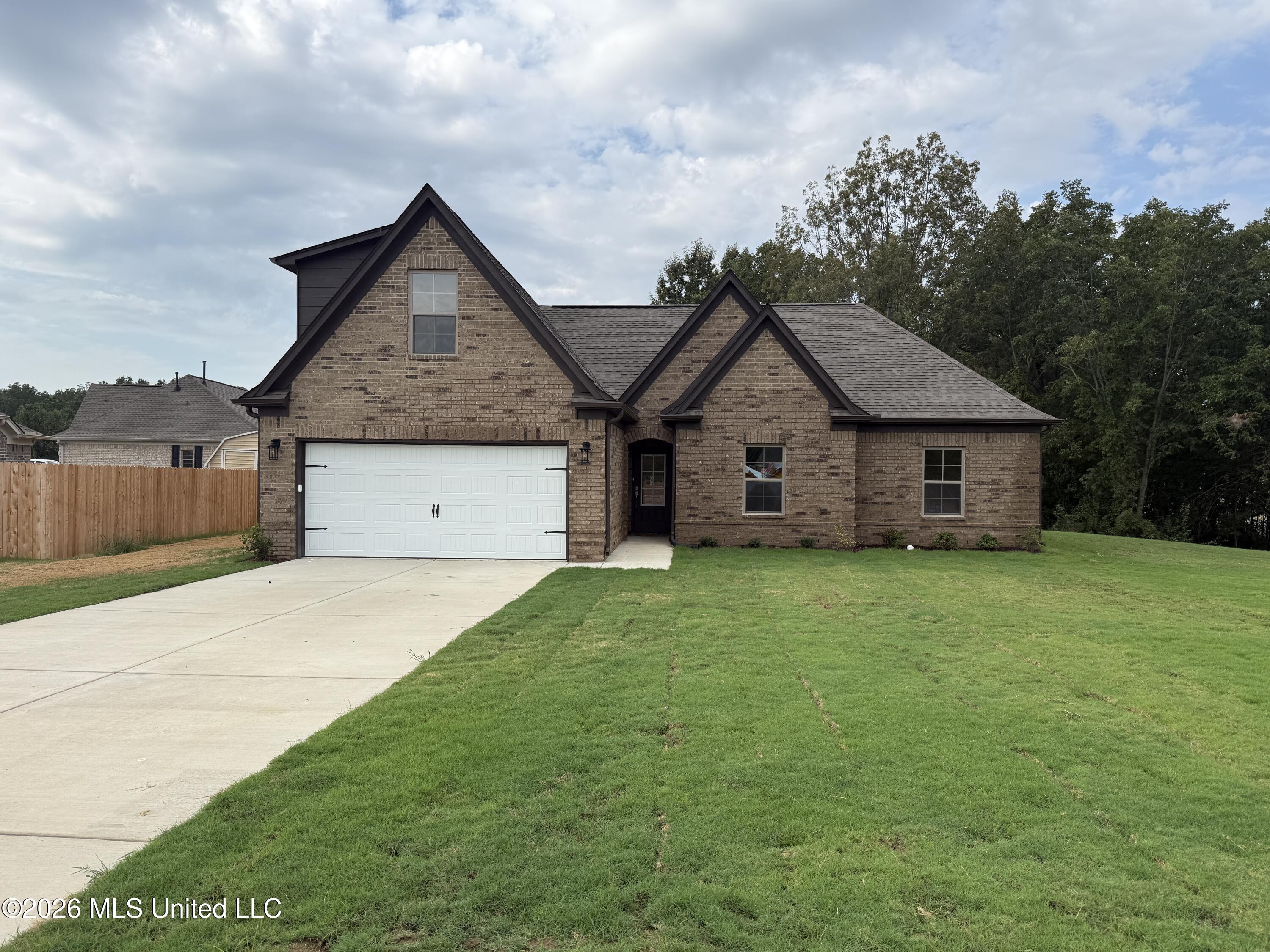 6597 Boxley Pointe Property Photo 1