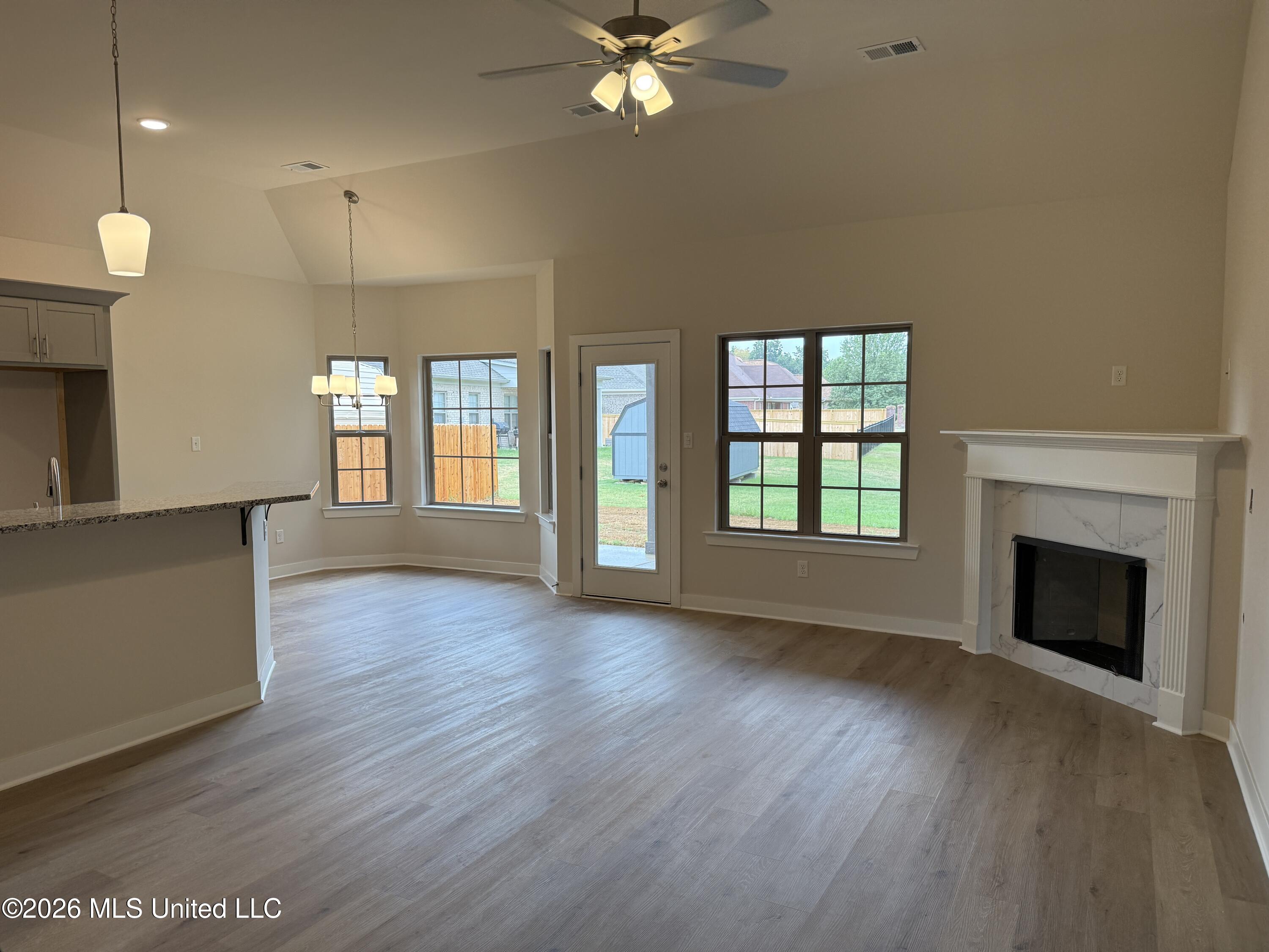 6597 Boxley Pointe Property Photo 2