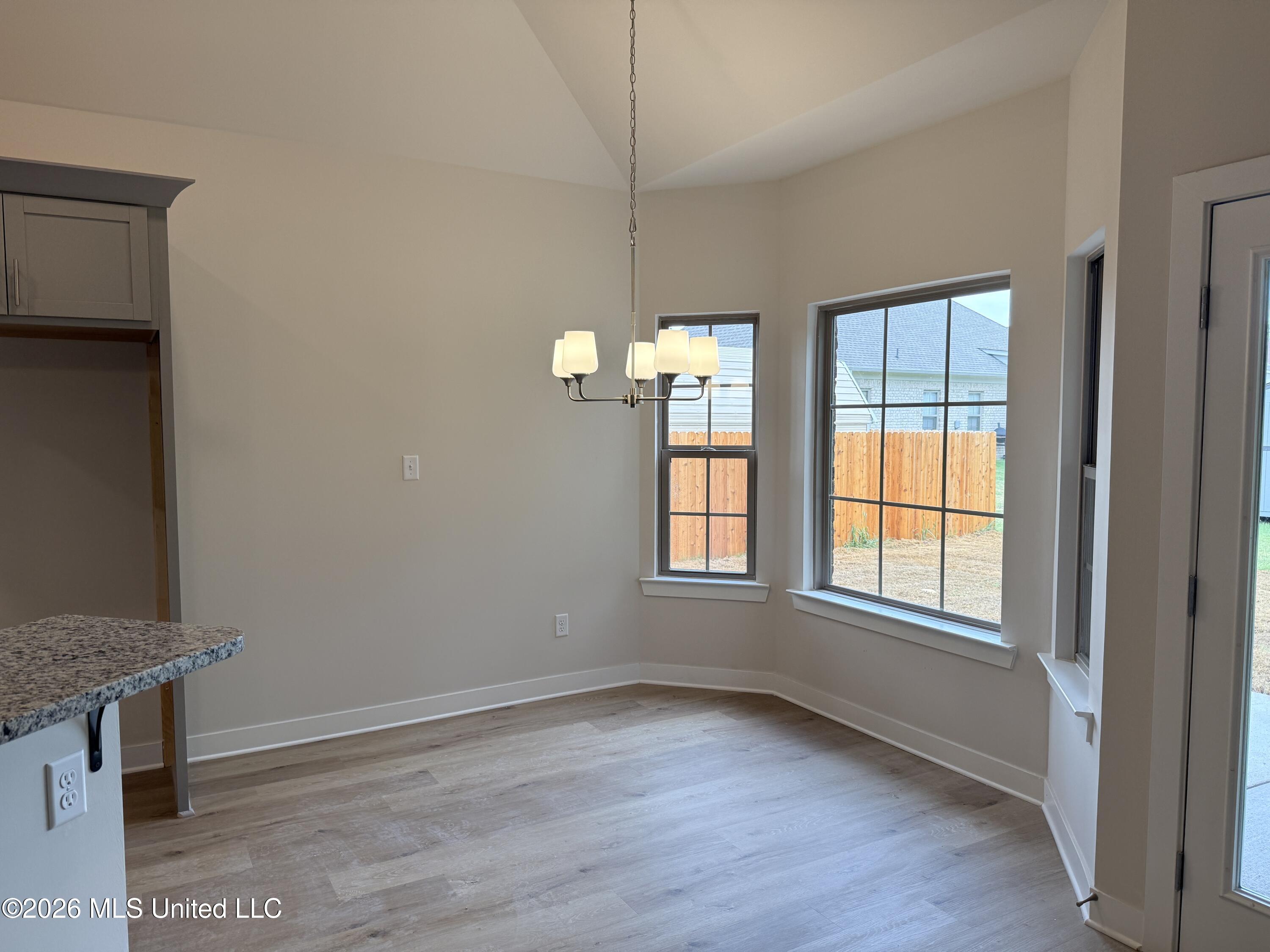 6597 Boxley Pointe Property Photo 4