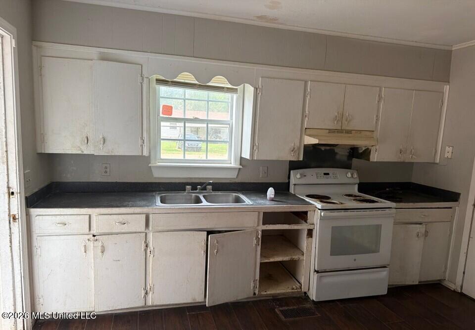 703 Hillmont Drive Property Photo 6