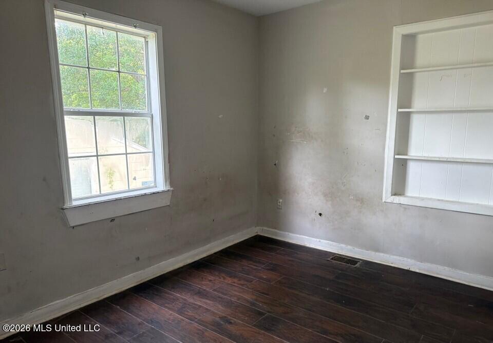 703 Hillmont Drive Property Photo 9
