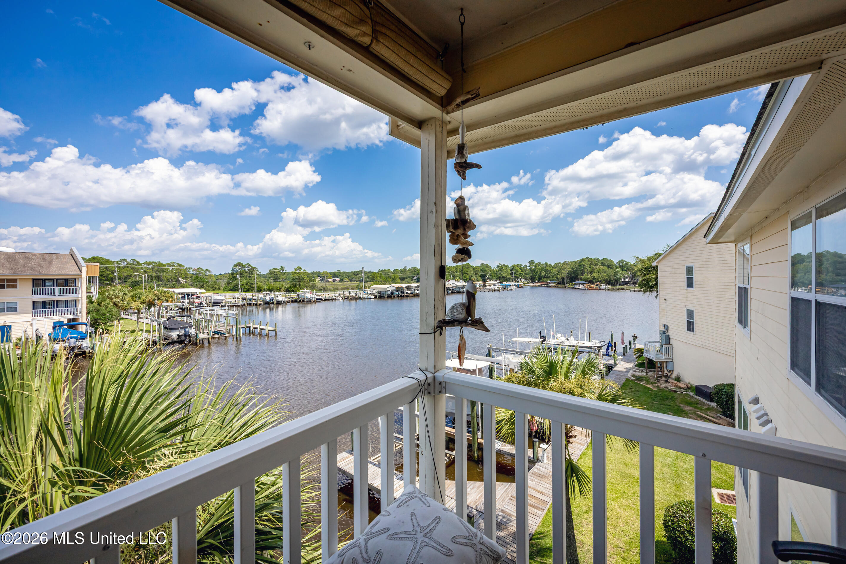 2421 Beachview Drive Property Photo 4