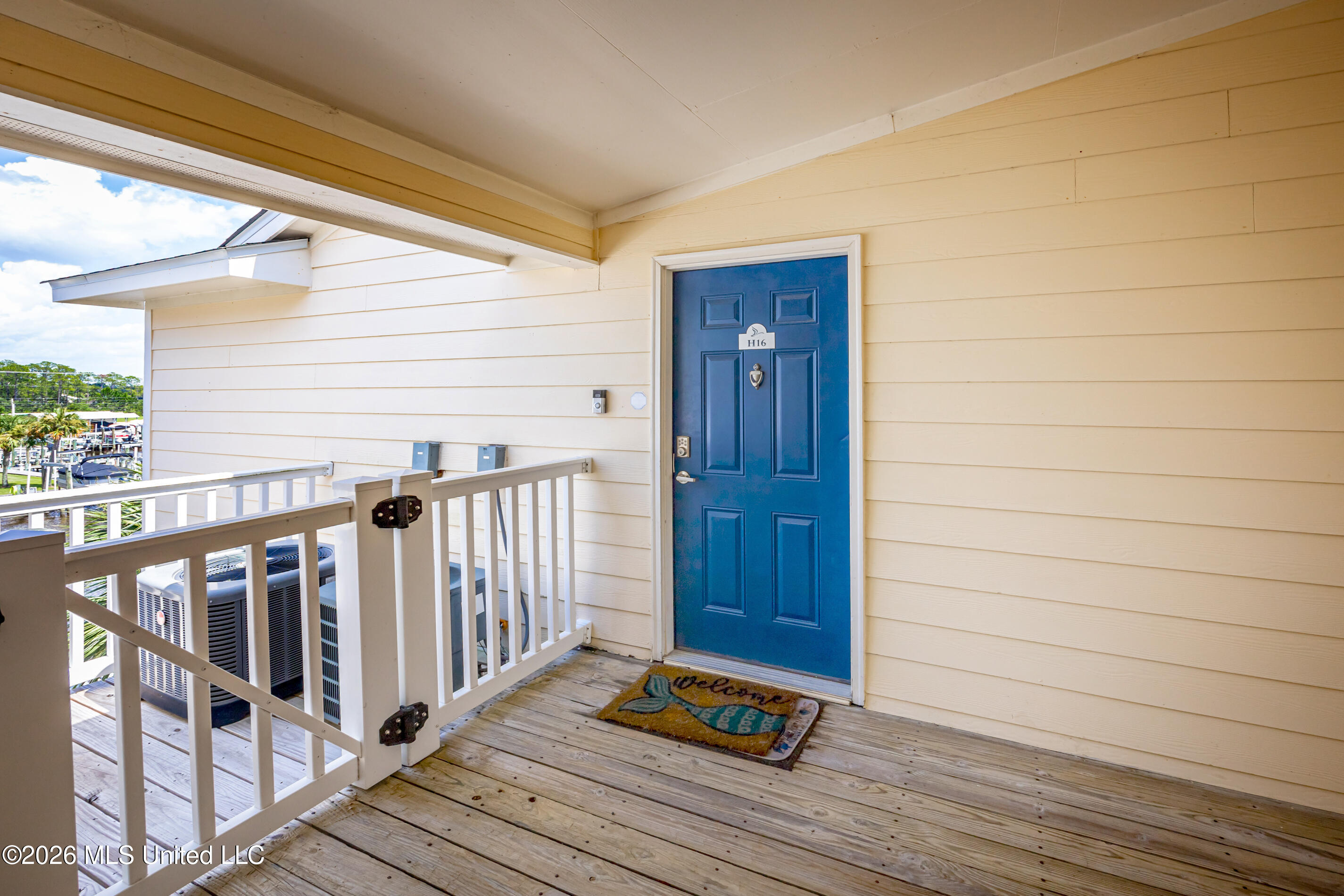 2421 Beachview Drive Property Photo 7