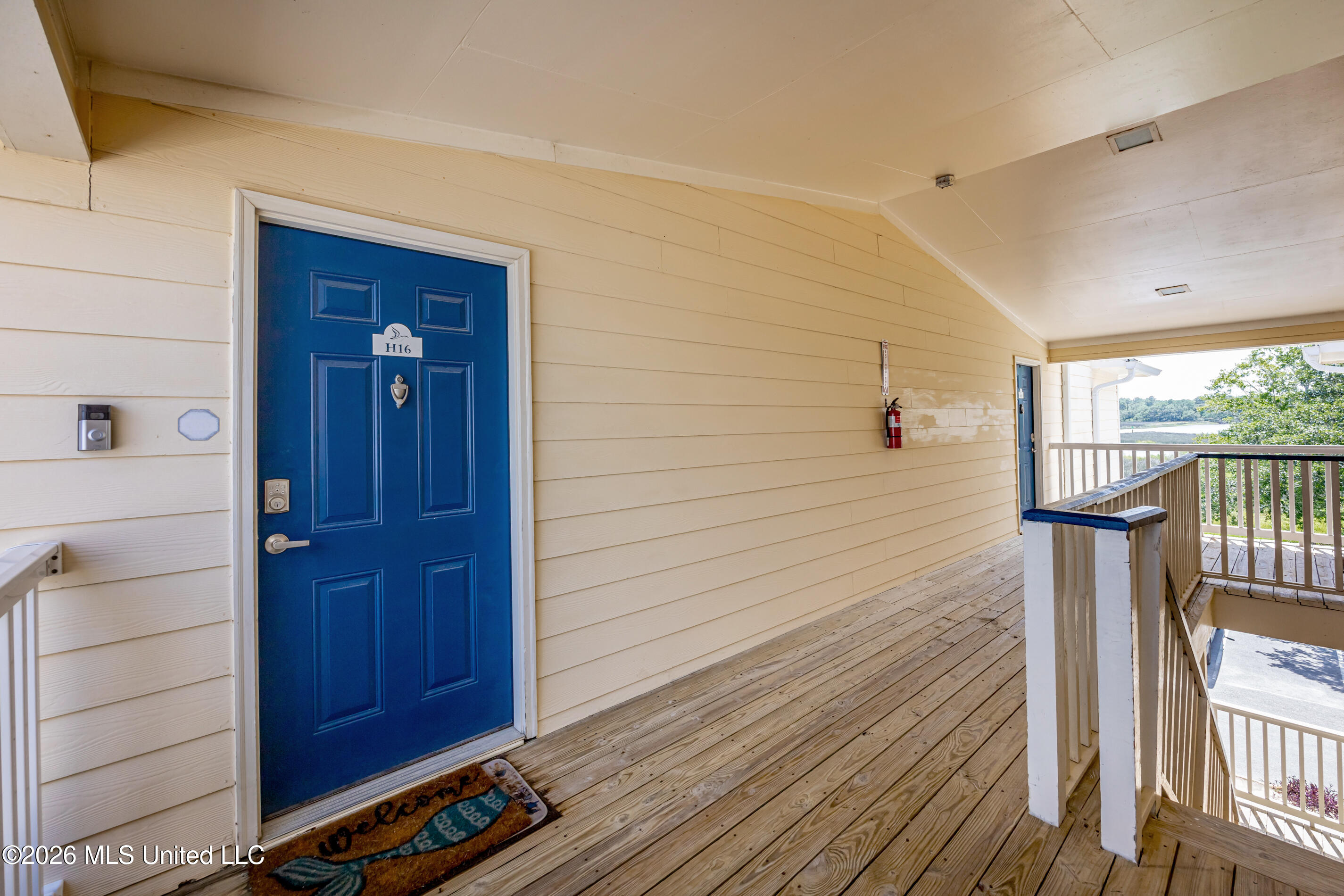 2421 Beachview Drive Property Photo 8