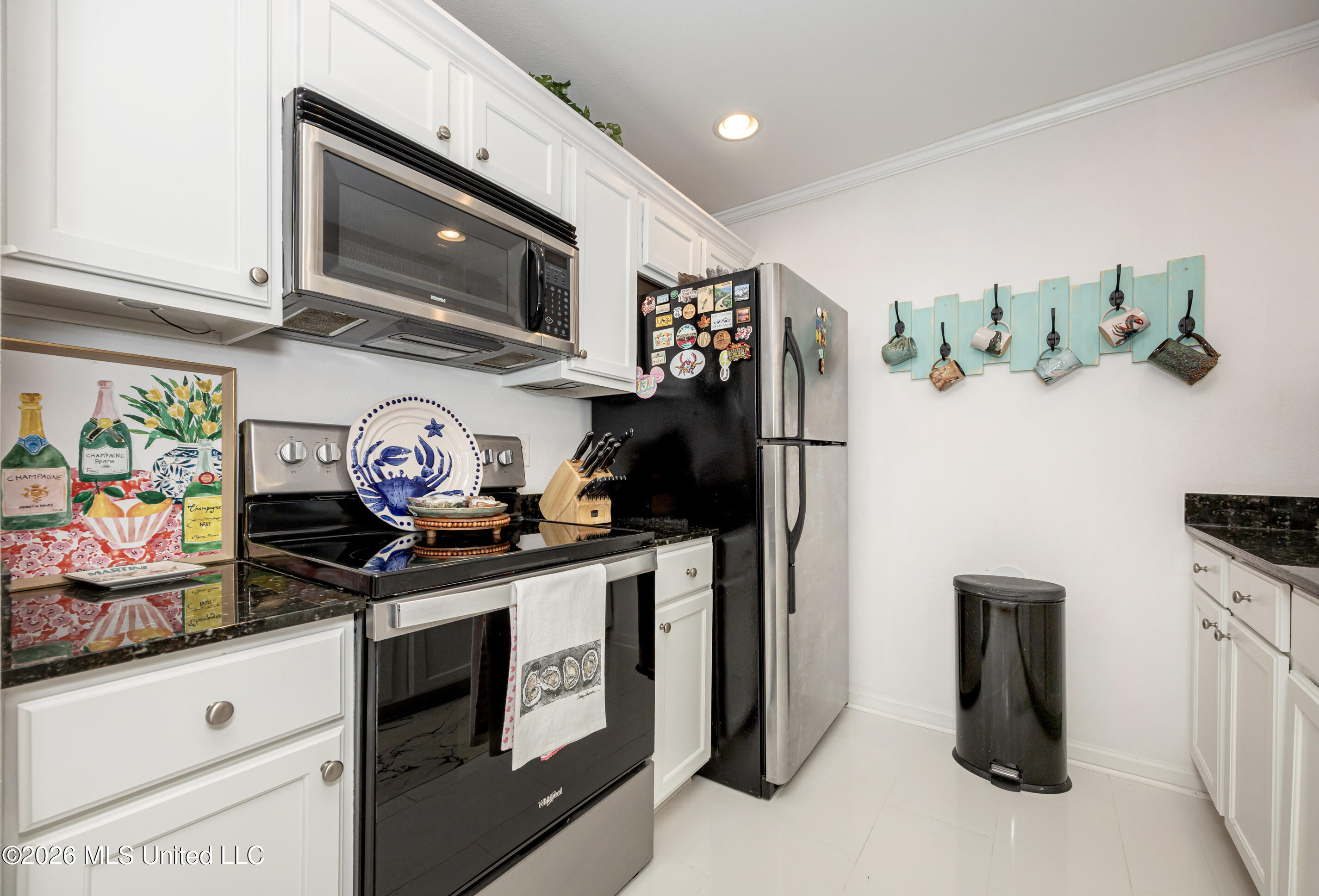 2421 Beachview Drive Property Photo 17