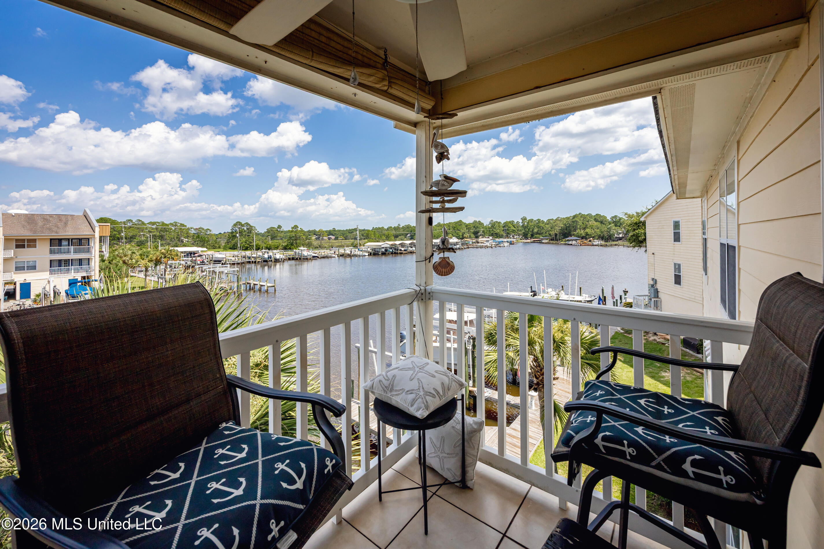 2421 Beachview Drive Property Photo 40