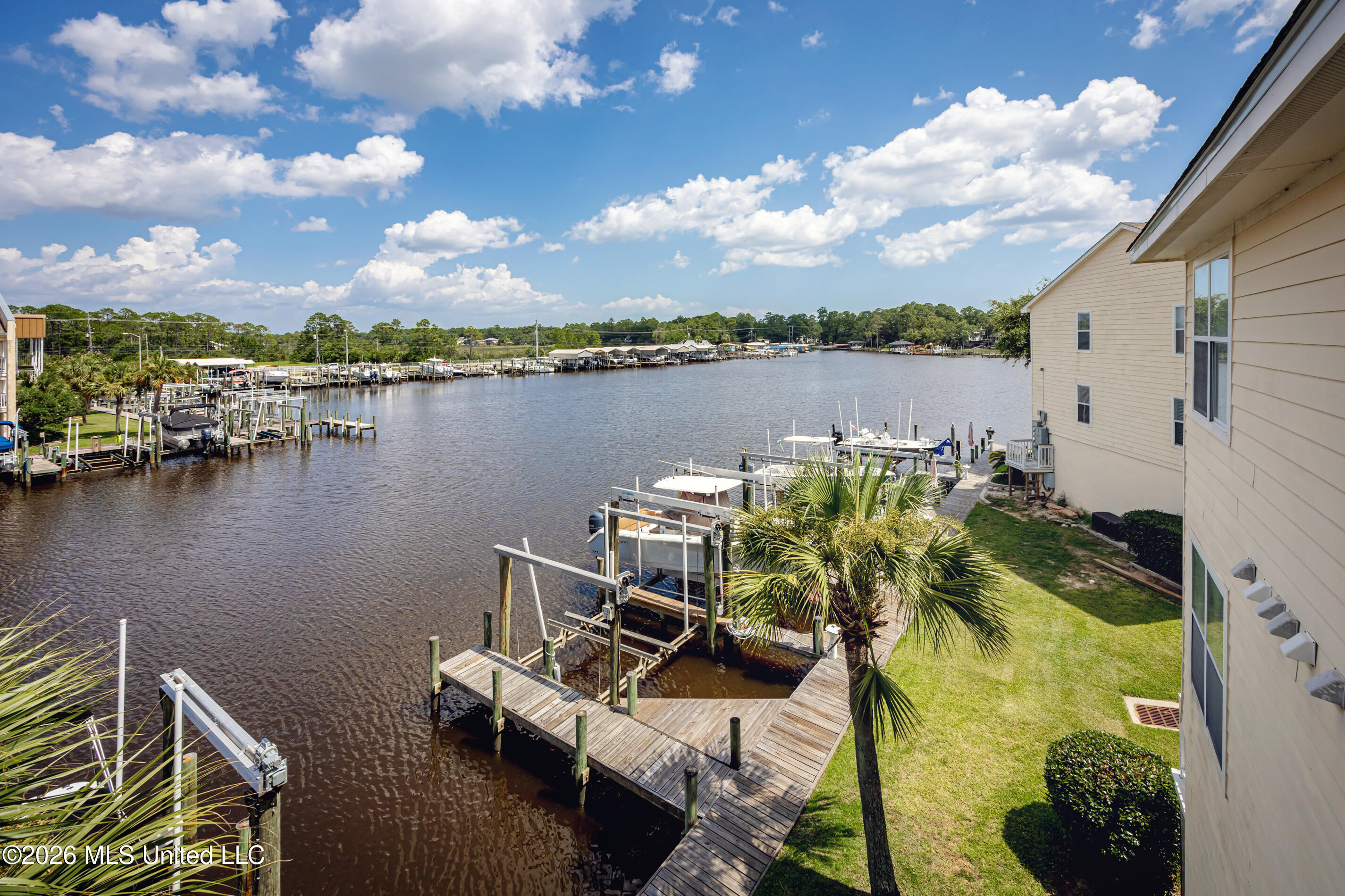 2421 Beachview Drive Property Photo 43