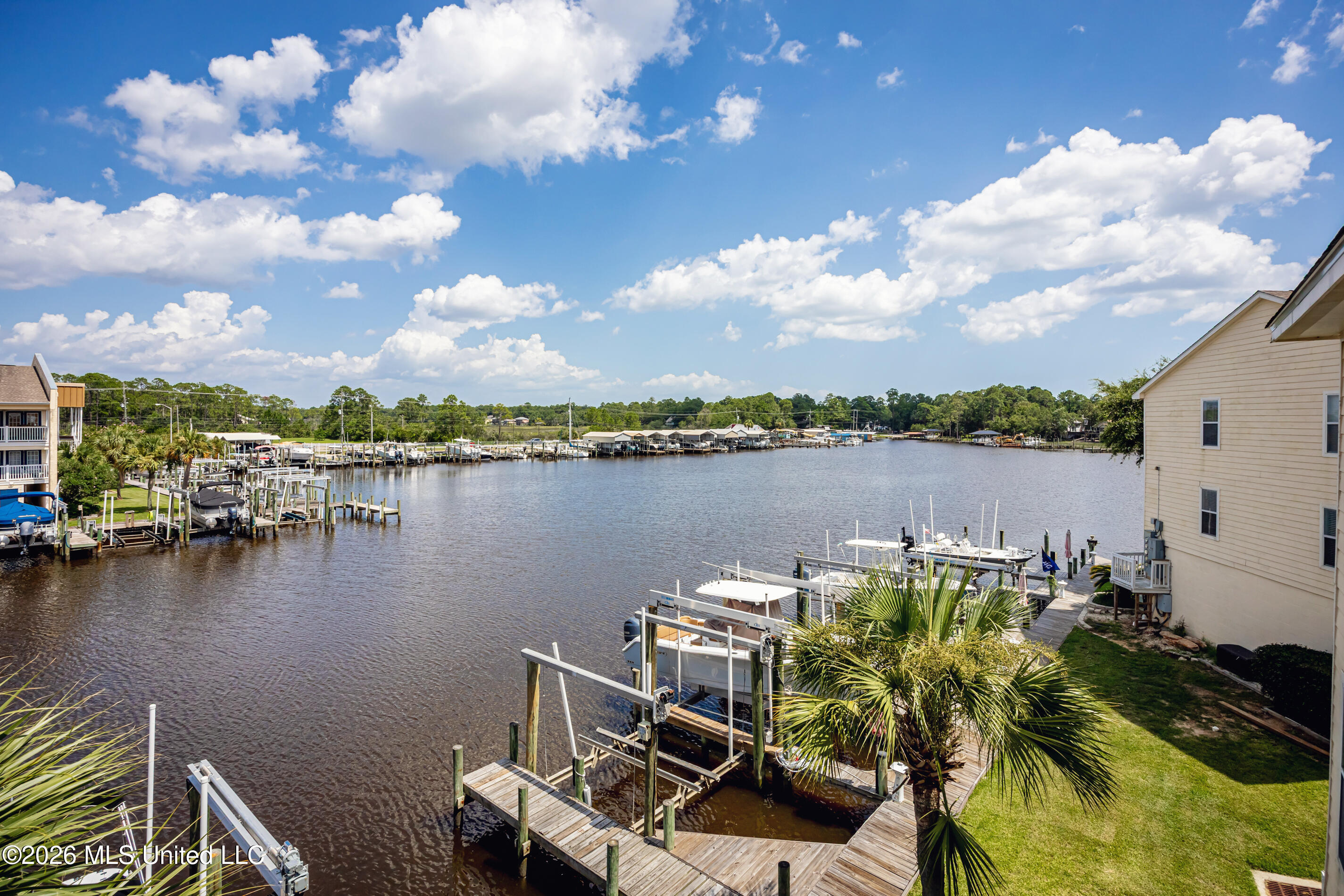 2421 Beachview Drive Property Photo 44