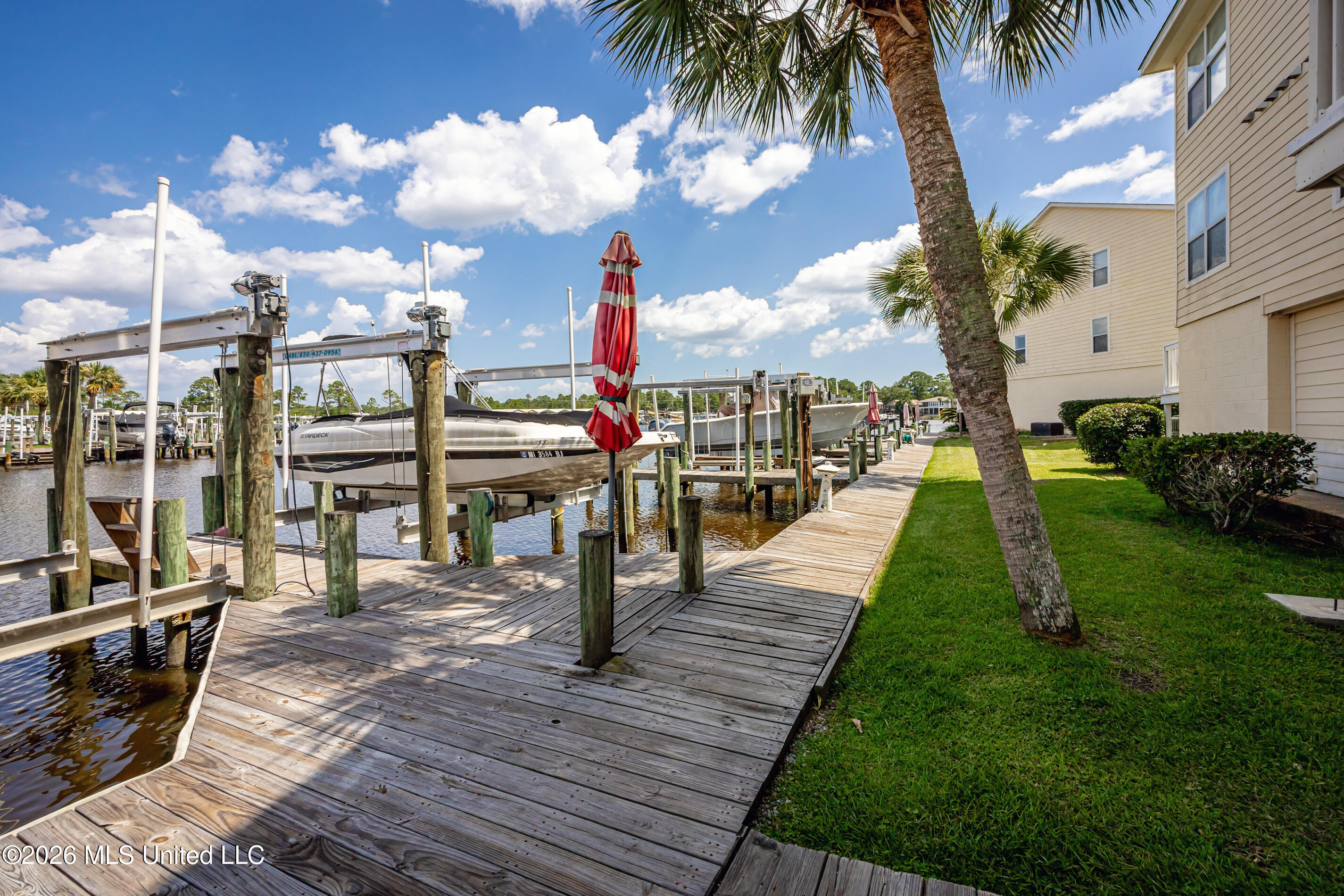 2421 Beachview Drive Property Photo 50