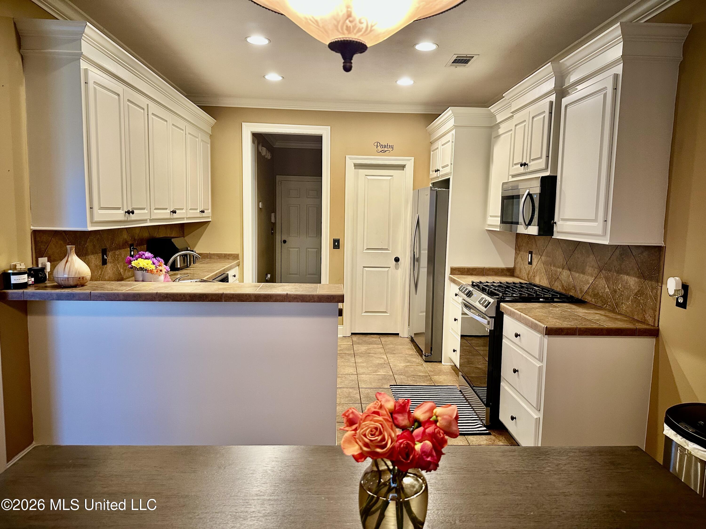 804 Stayton Cove Property Photo 4