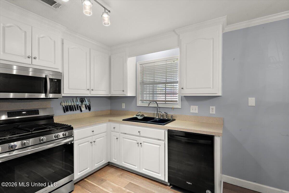 214 Holmar Drive Property Photo 11