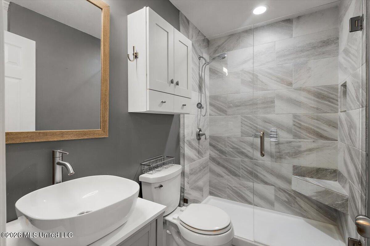 214 Holmar Drive Property Photo 17