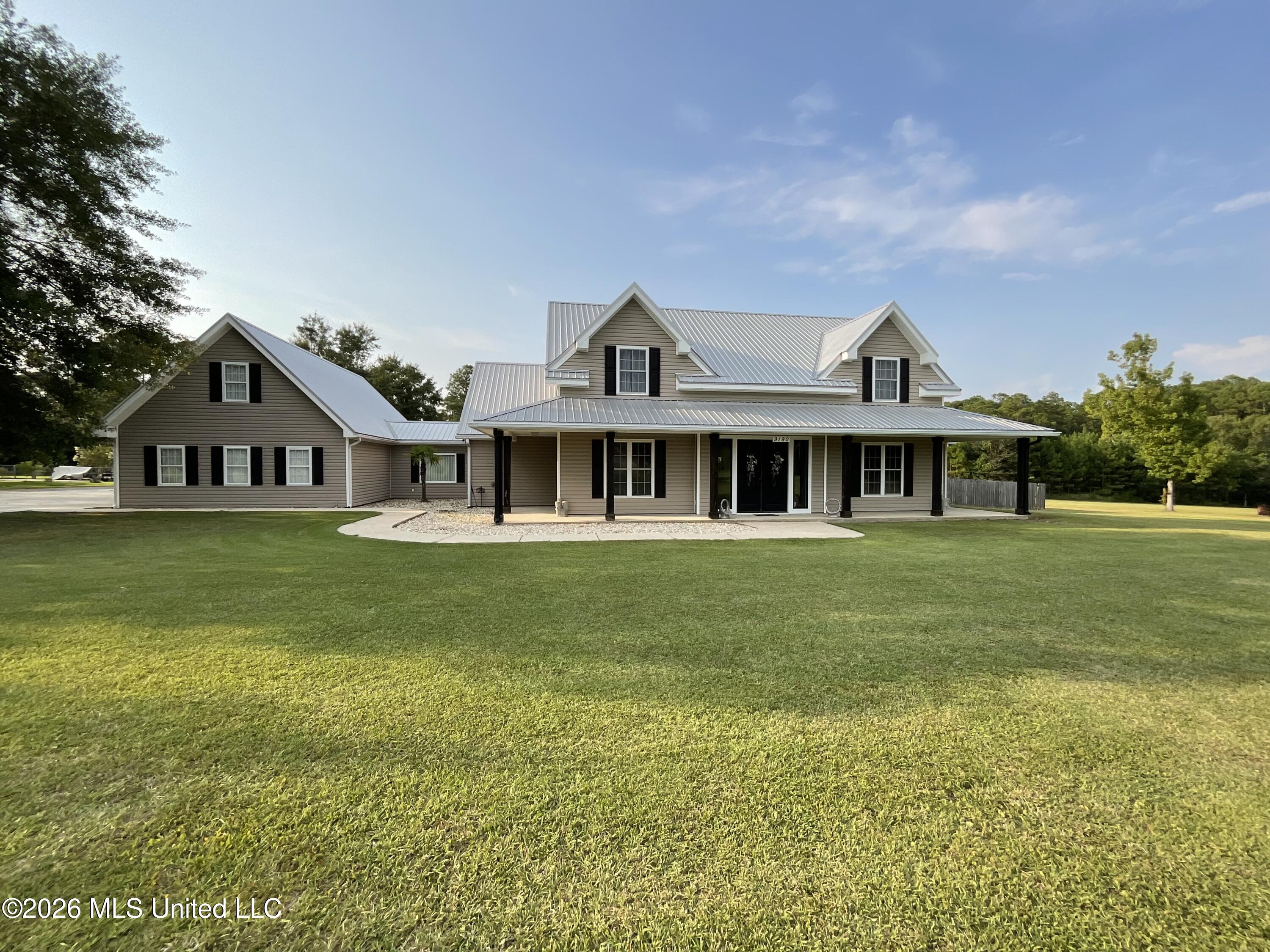 9190 Pinecrest Drive Property Photo 1