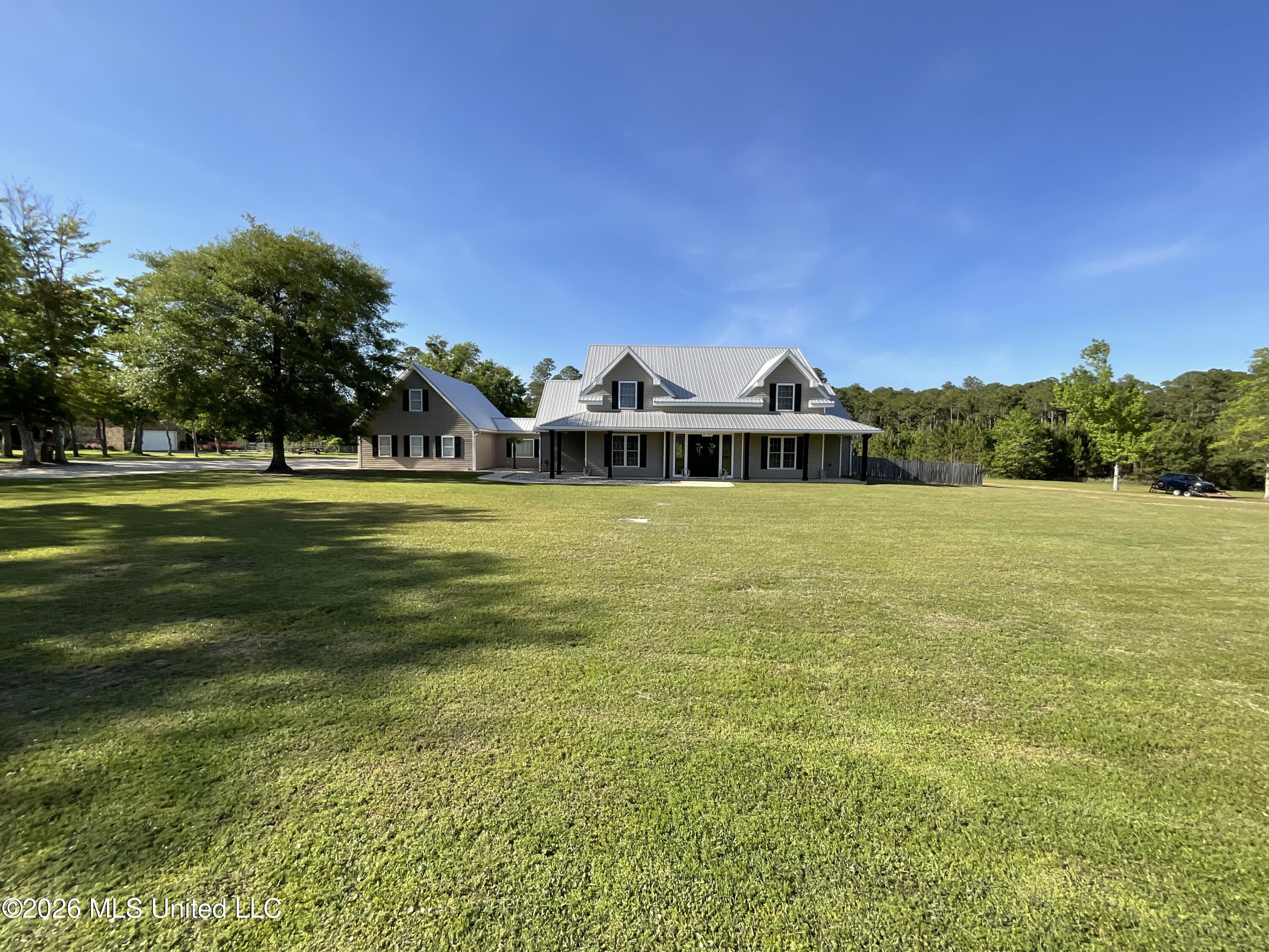 9190 Pinecrest Drive Property Photo 2