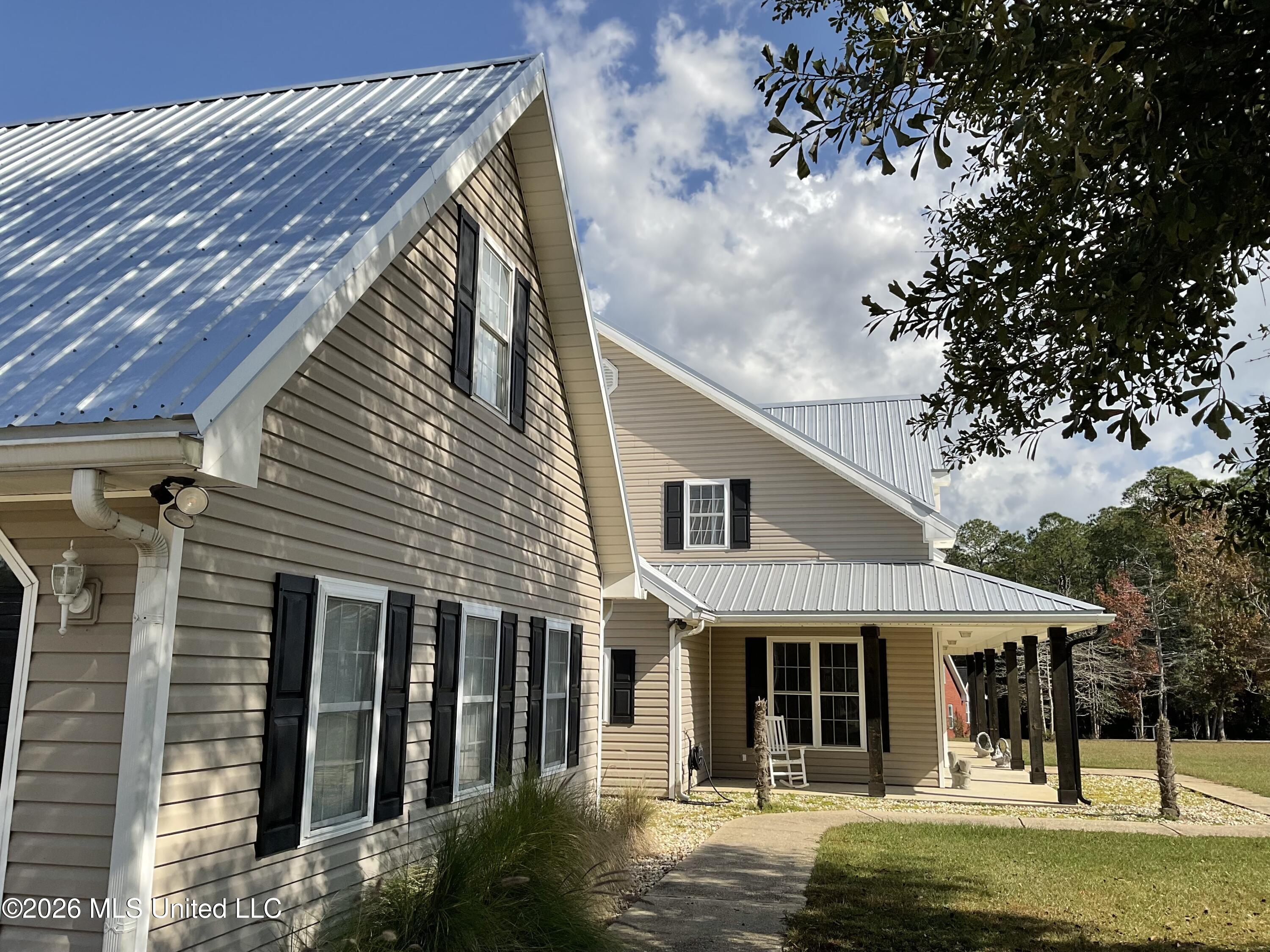 9190 Pinecrest Drive Property Photo 13