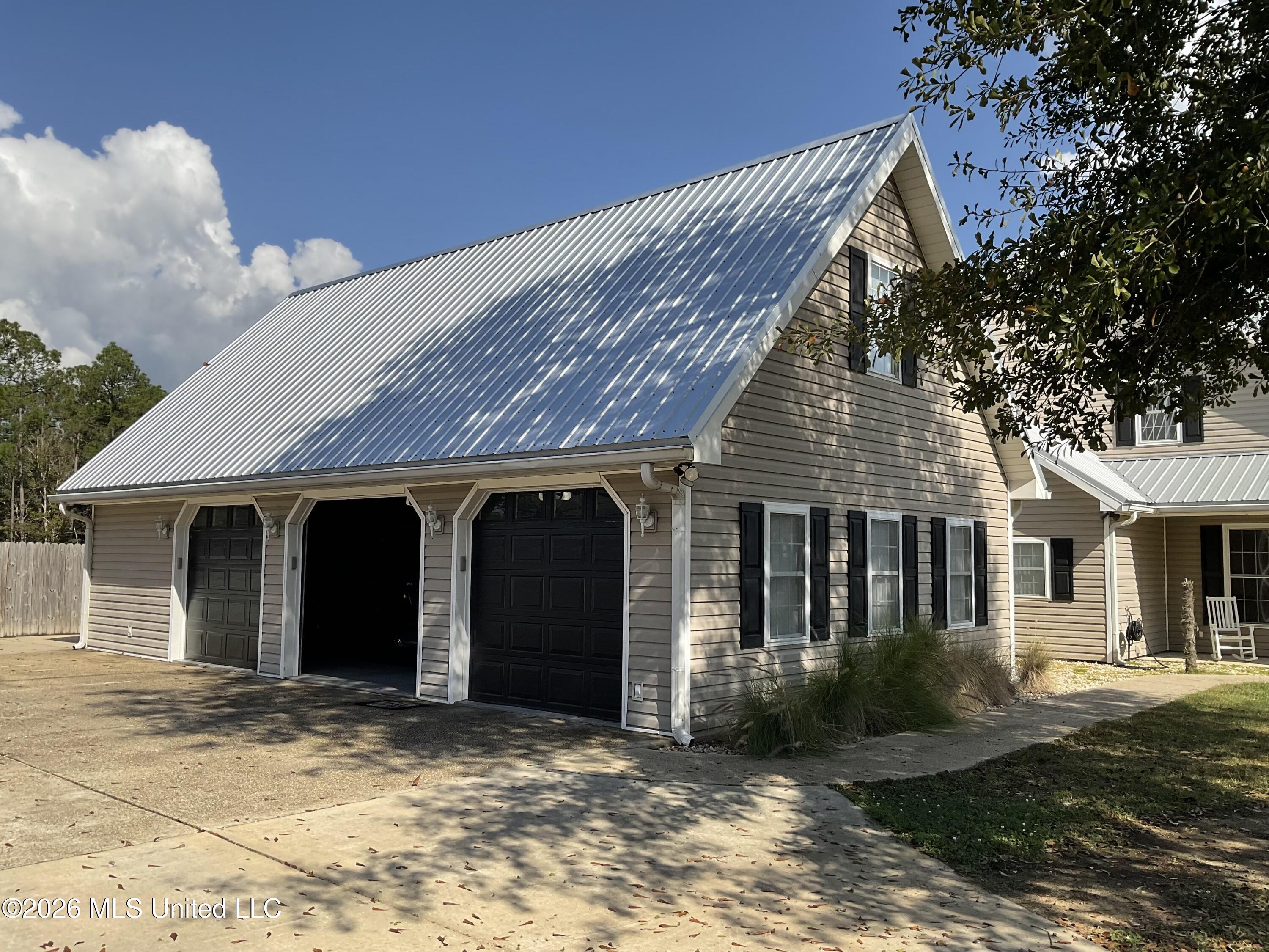 9190 Pinecrest Drive Property Photo 14