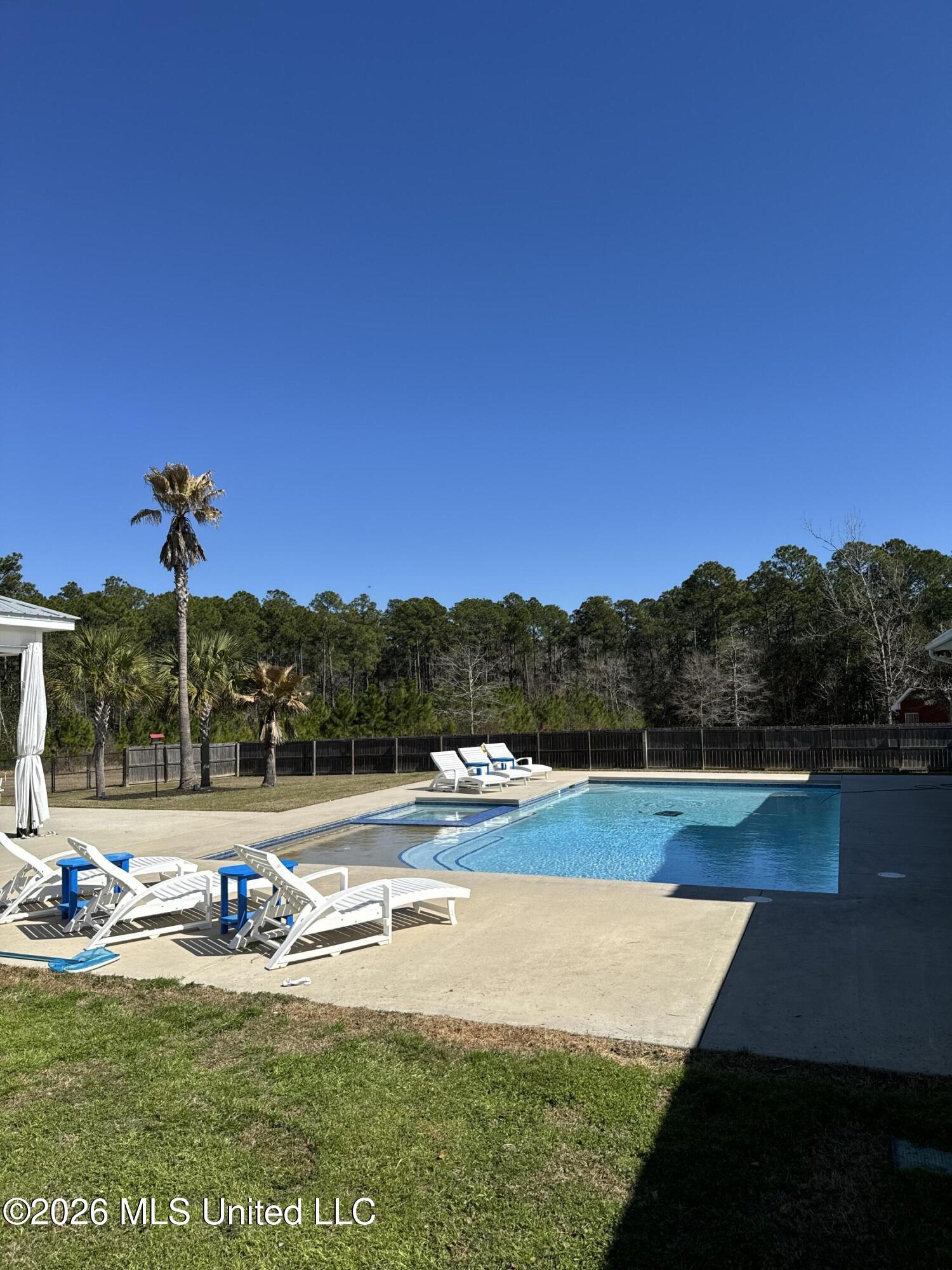 9190 Pinecrest Drive Property Photo 16