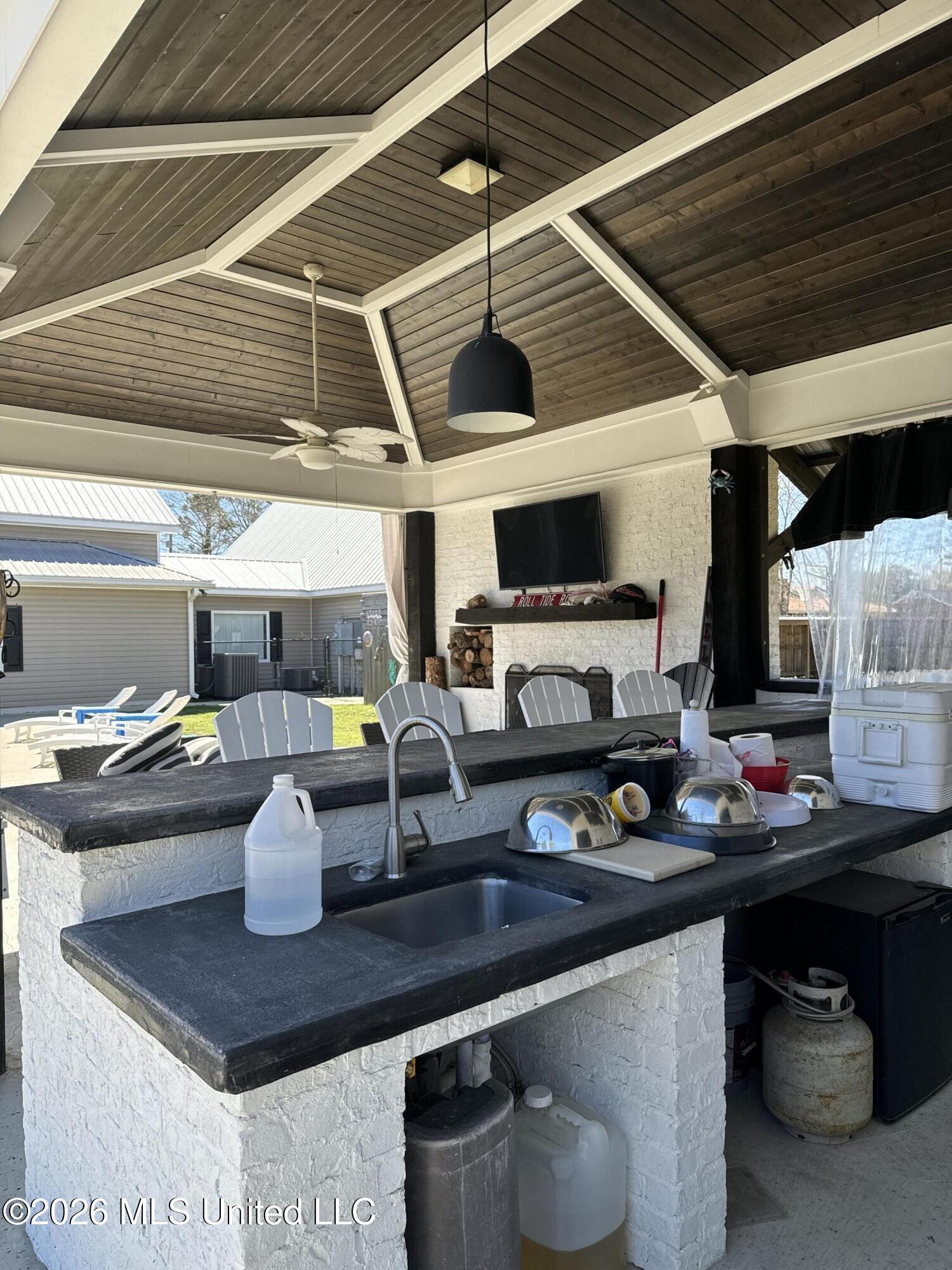 9190 Pinecrest Drive Property Photo 20
