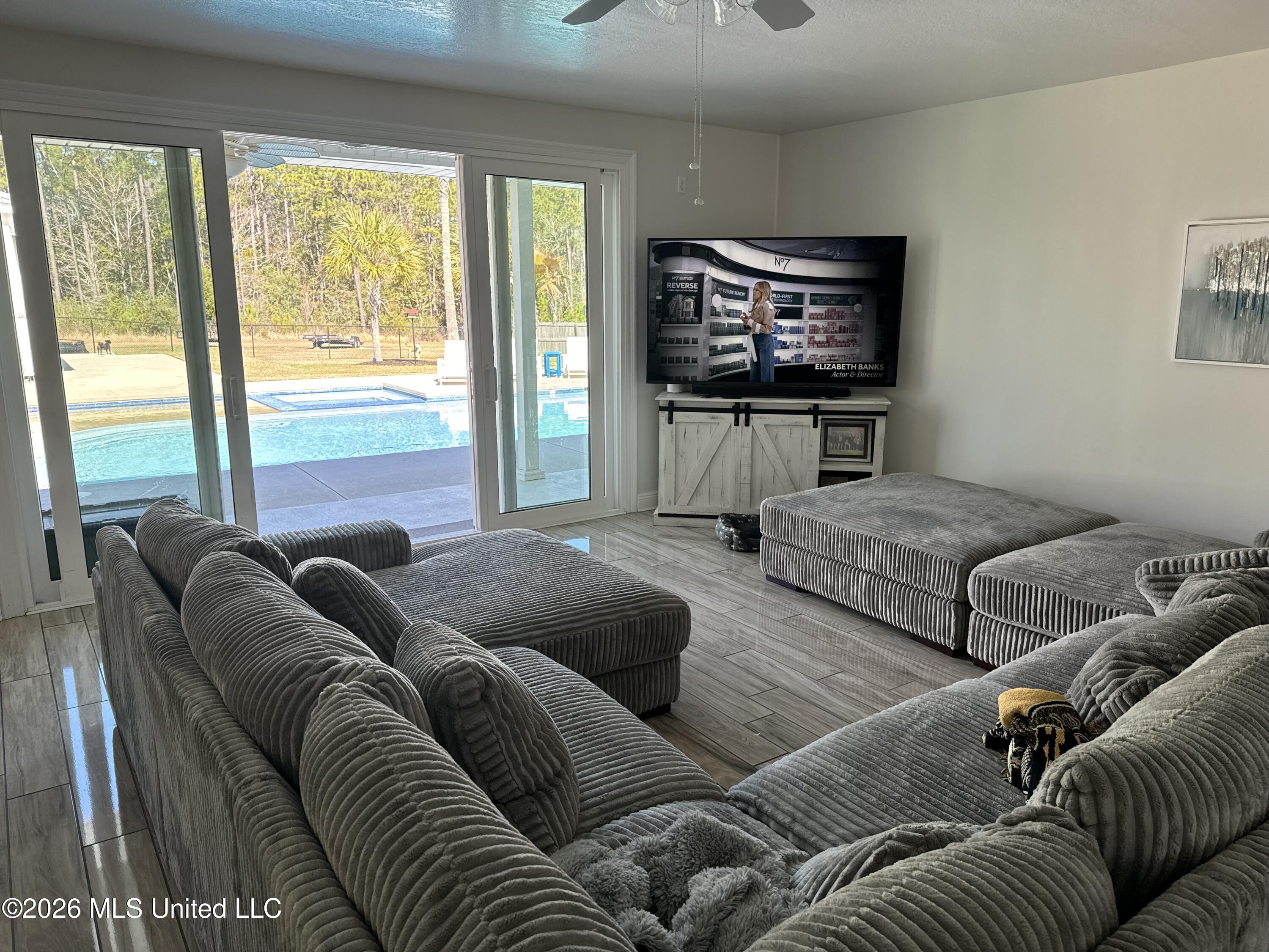 9190 Pinecrest Drive Property Photo 60