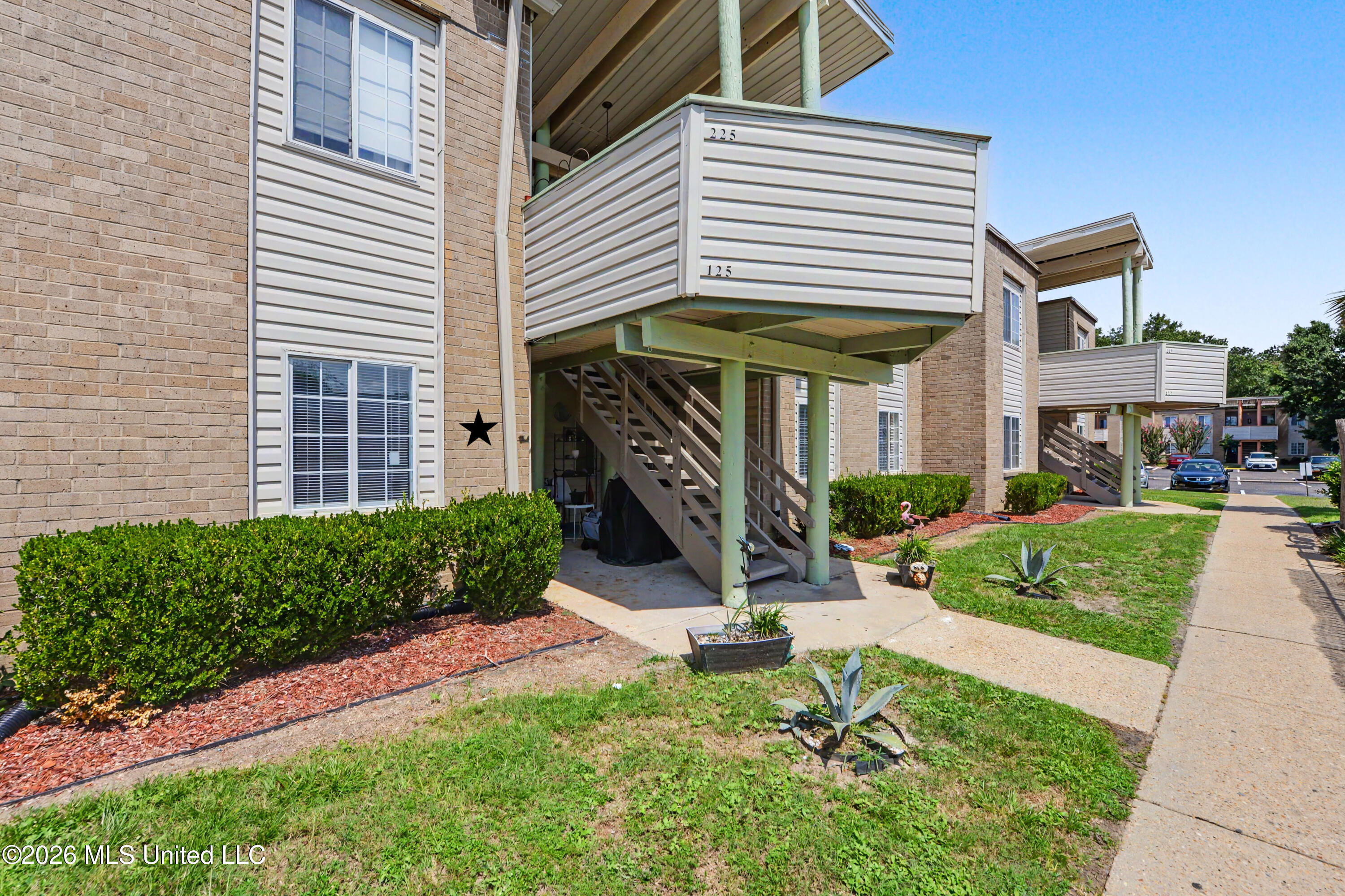 245 Mc Donnell Avenue Property Photo 1